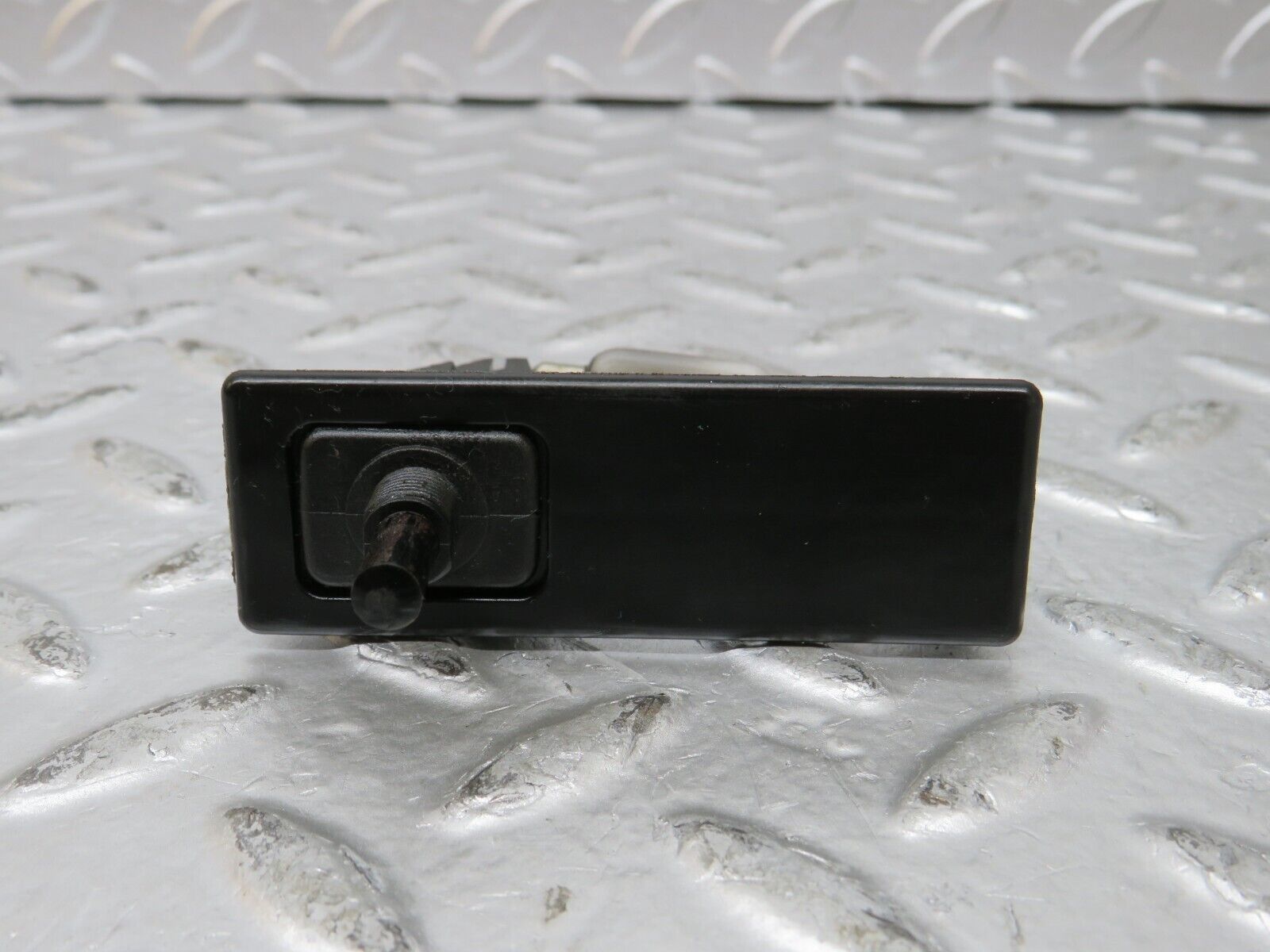 26099 Mercedes-Benz W116 450SE Trunk Light Switch 0008212852 1158202511