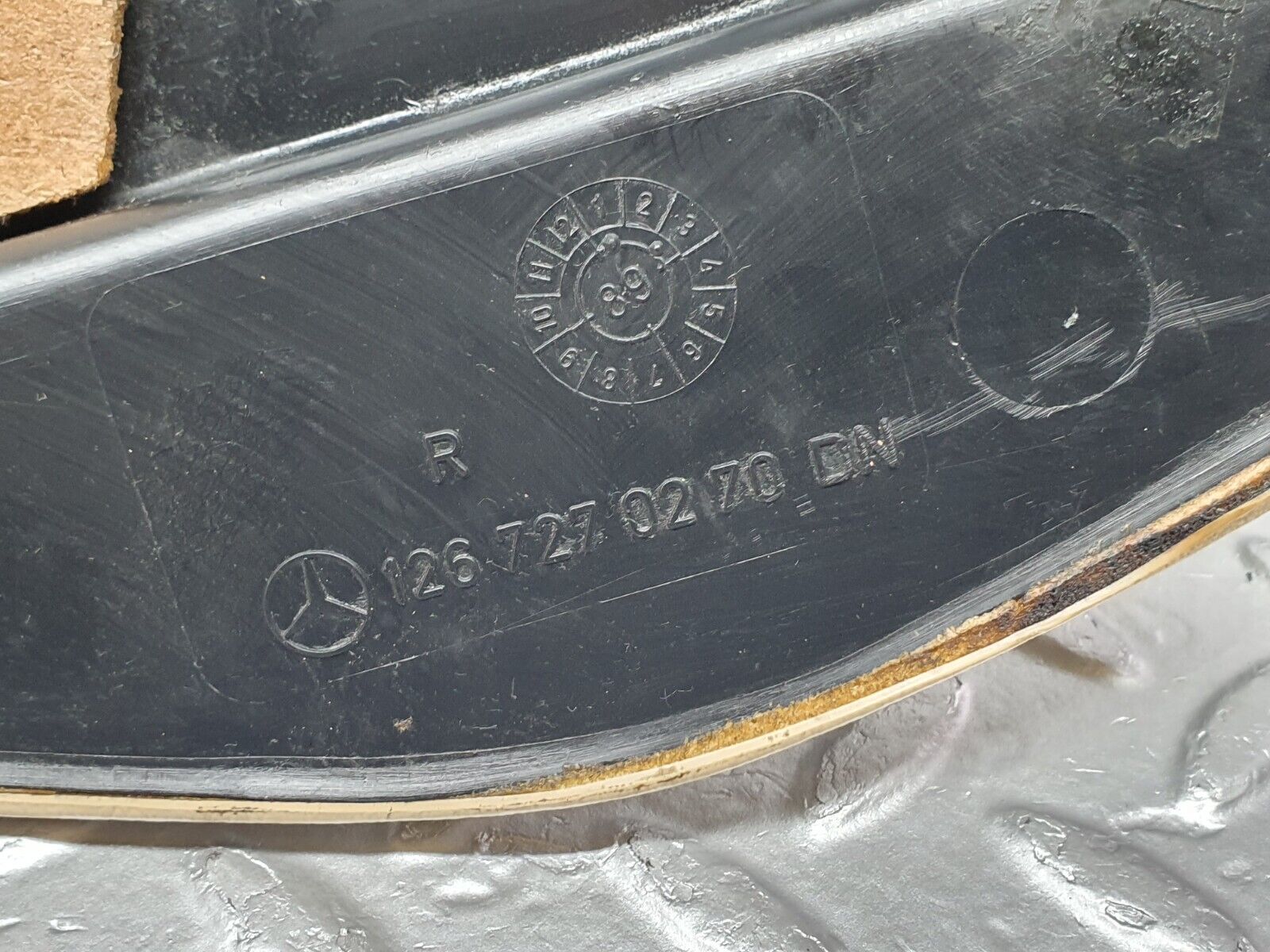 41118 Mercedes-Benz W126 300SE Front Right Door Card Beige 1267270270