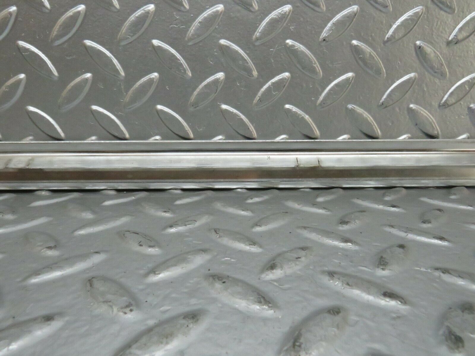 23739 Mercedes-Benz C107 450SLC Coupe Right Door Chrome Trim