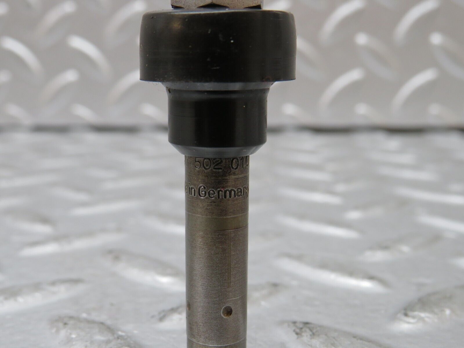 27428 Mercedes-Benz W123 280E Fuel Injector Bosch 0437502010