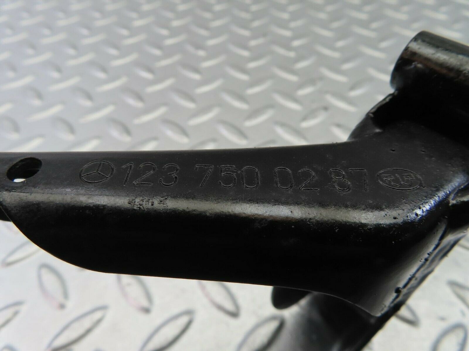 9694 Mercedes-Benz C123 280CE Coupe Trunk Lid Hinge Right Side 1237500287