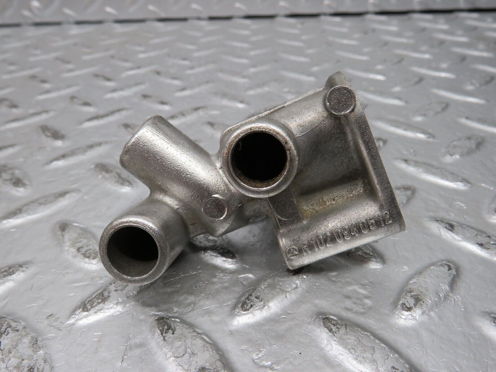 32042 Mercedes-Benz W123 230E Idle Control Valve 1020940512