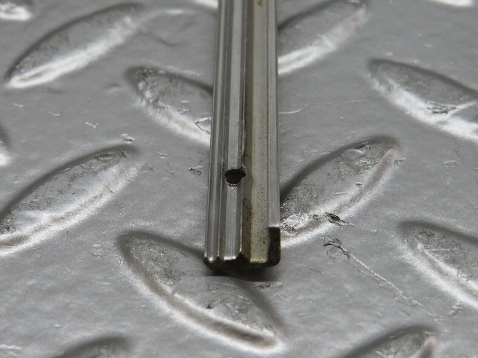 32573 Mercedes-Benz S124 300TE Wagon Sunroof Chrome Trim