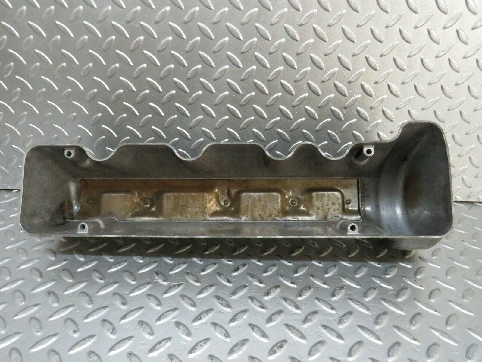 23857 Mercedes-Benz C107 450SLC Cylinder Head Valve Cover Left 1160163205