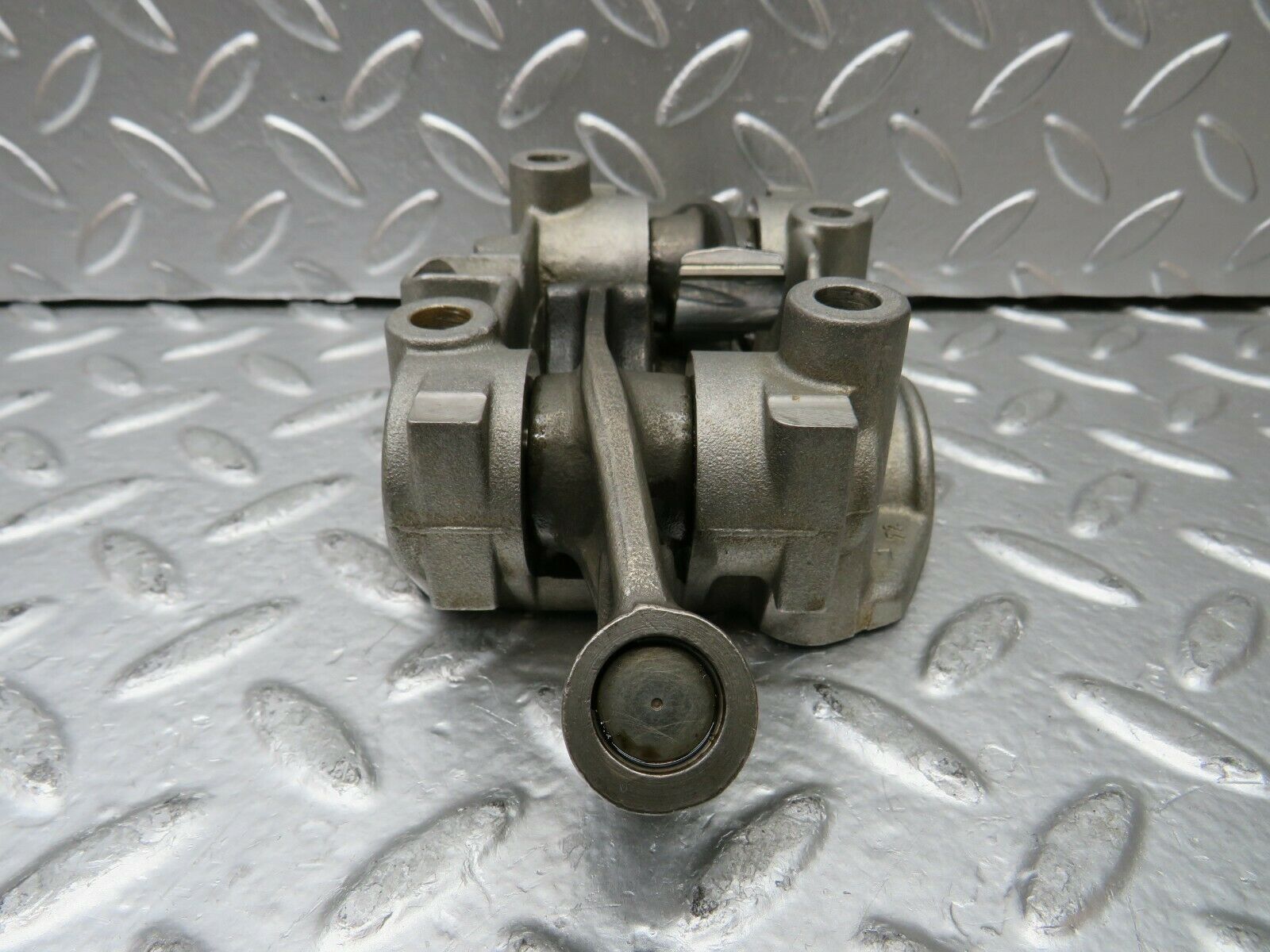 23070 Mercedes-Benz C123 230CE Coupe Rocker Arms Camshaft Bearing Block 1020510110