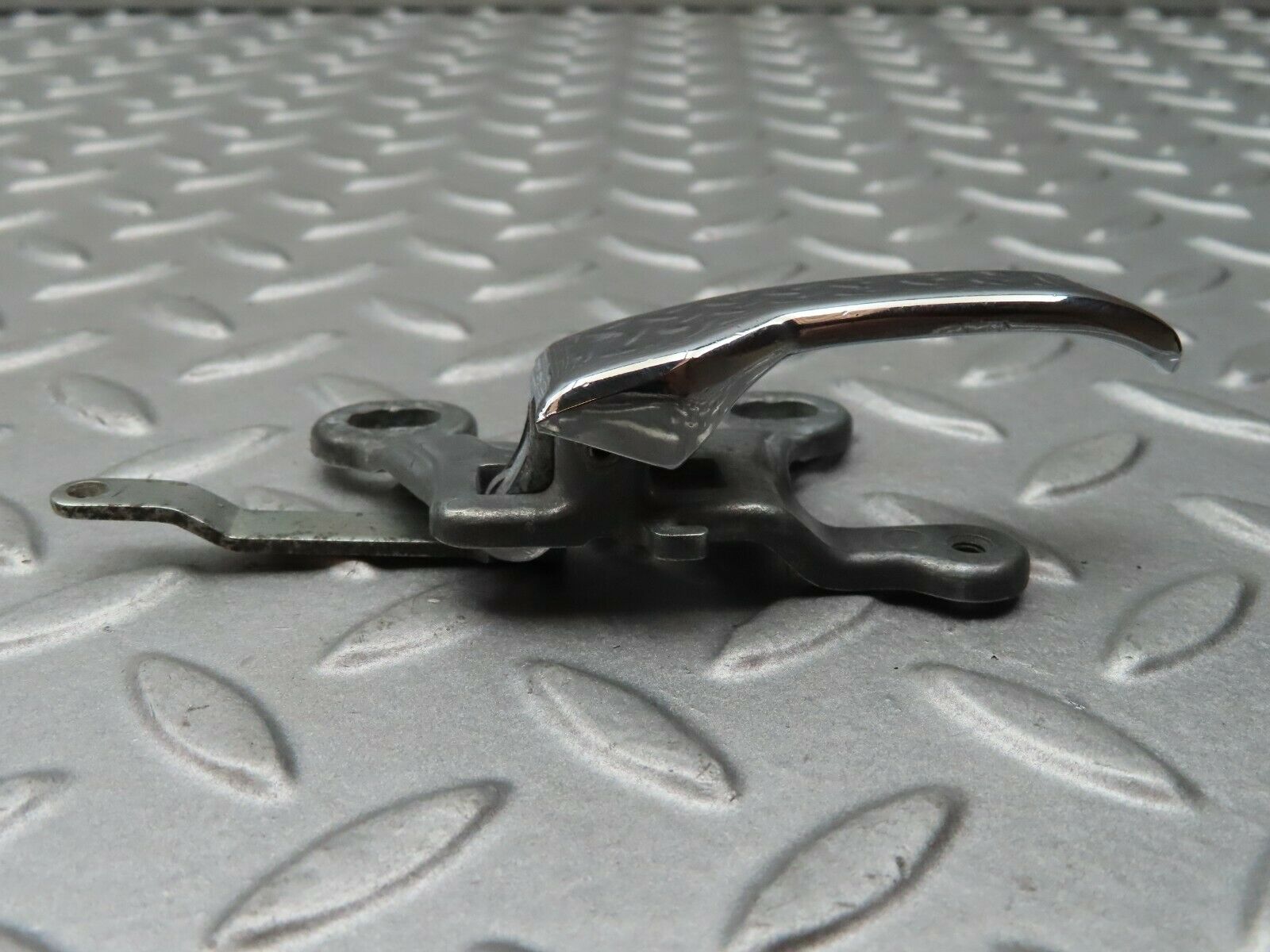 4747 Mercedes-Benz W114 280CE Coupe Right Interior Door Handle 1107660419