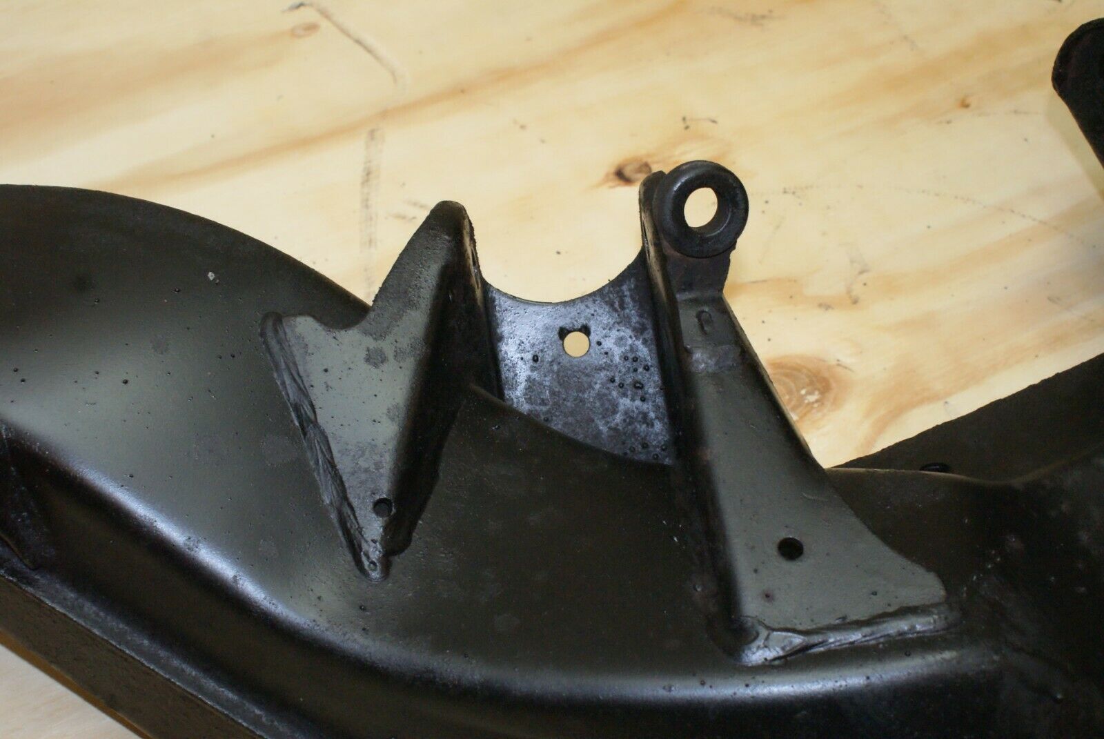 2484 Mercedes-Benz W123 280E Rear Subframe Axle Carrier Suspension