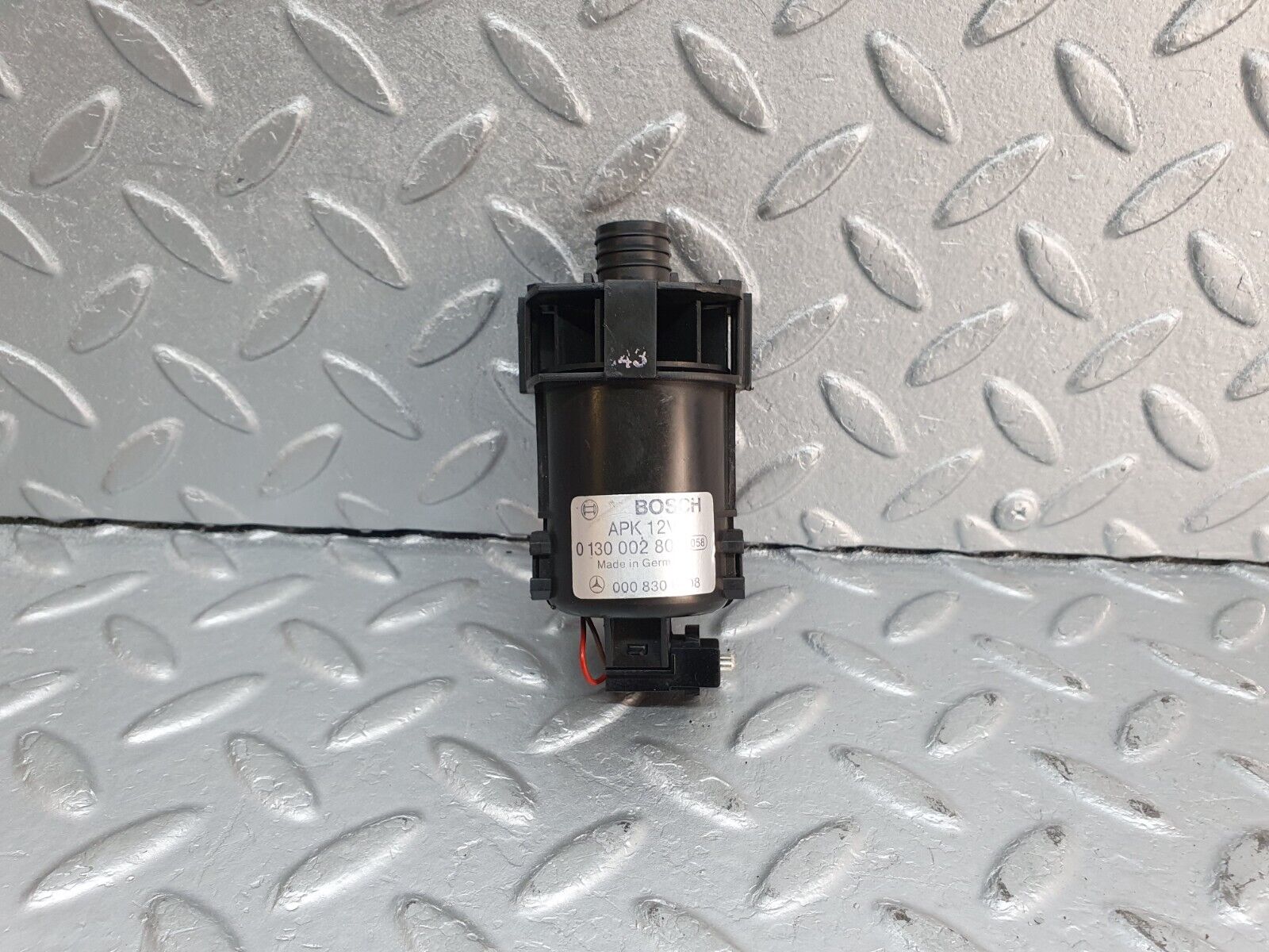 41062 Mercedes-Benz W126 300SE Temperature Sensor 0130002806