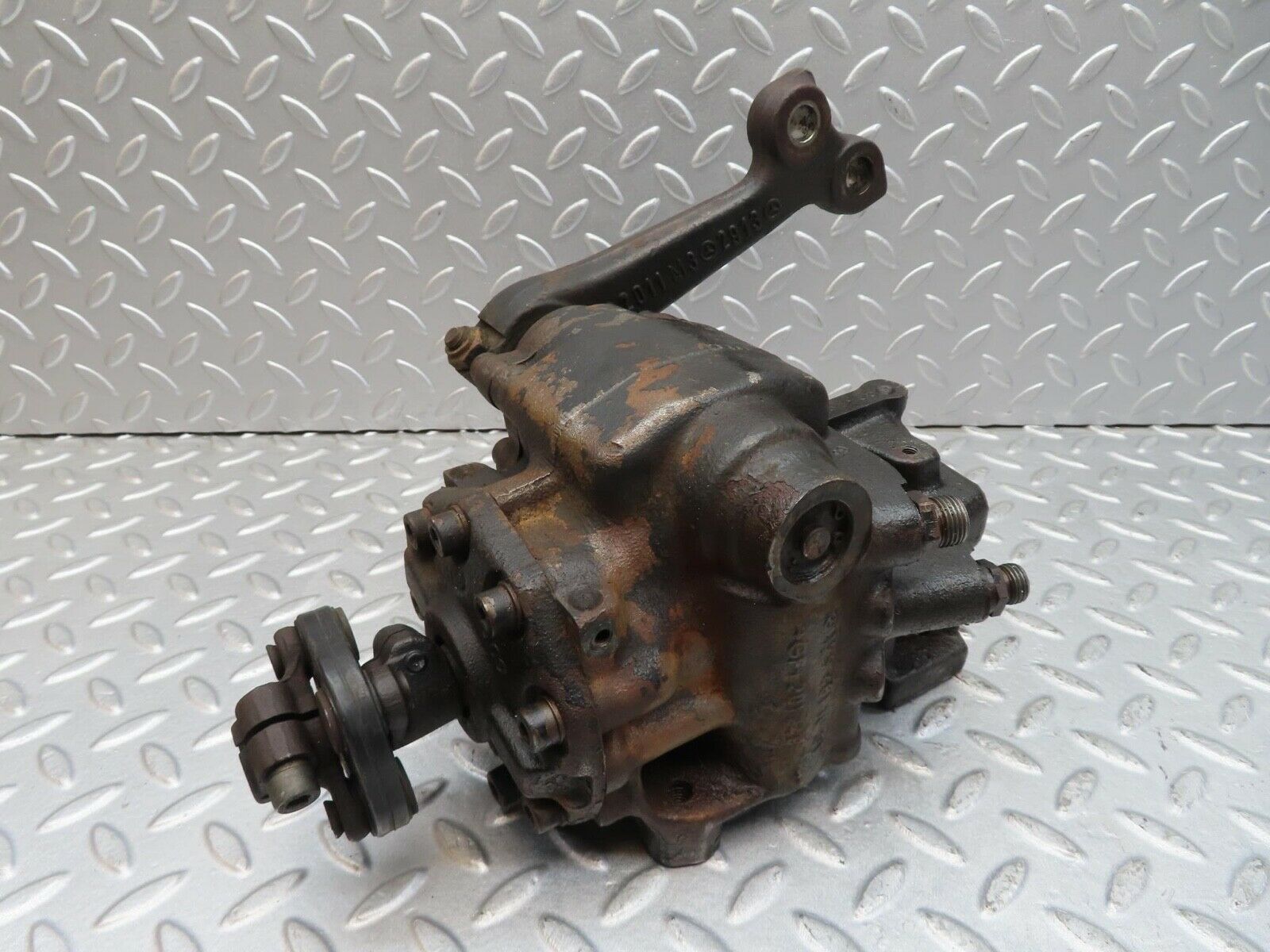 12208 Mercedes-Benz R129 300SL Coupe Steering Box 1294611001