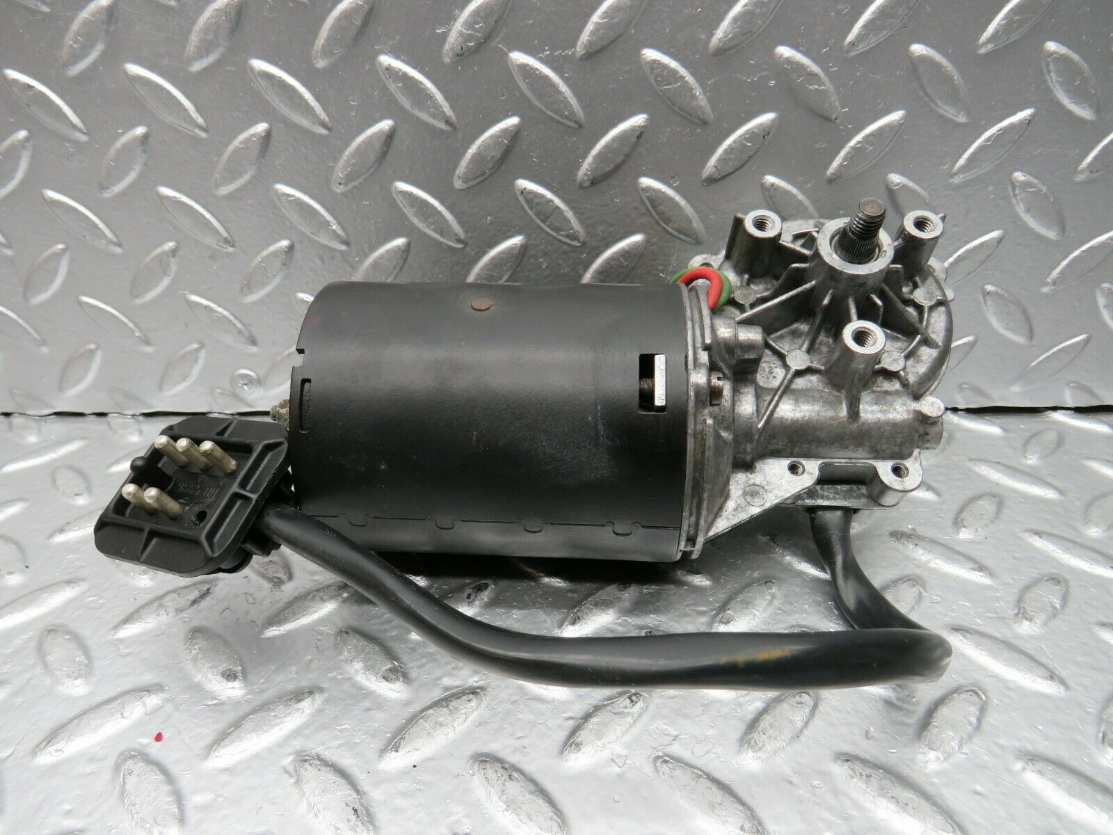 24132 Mercedes-Benz W123 280E Wiper Motor Bosch 0390341077