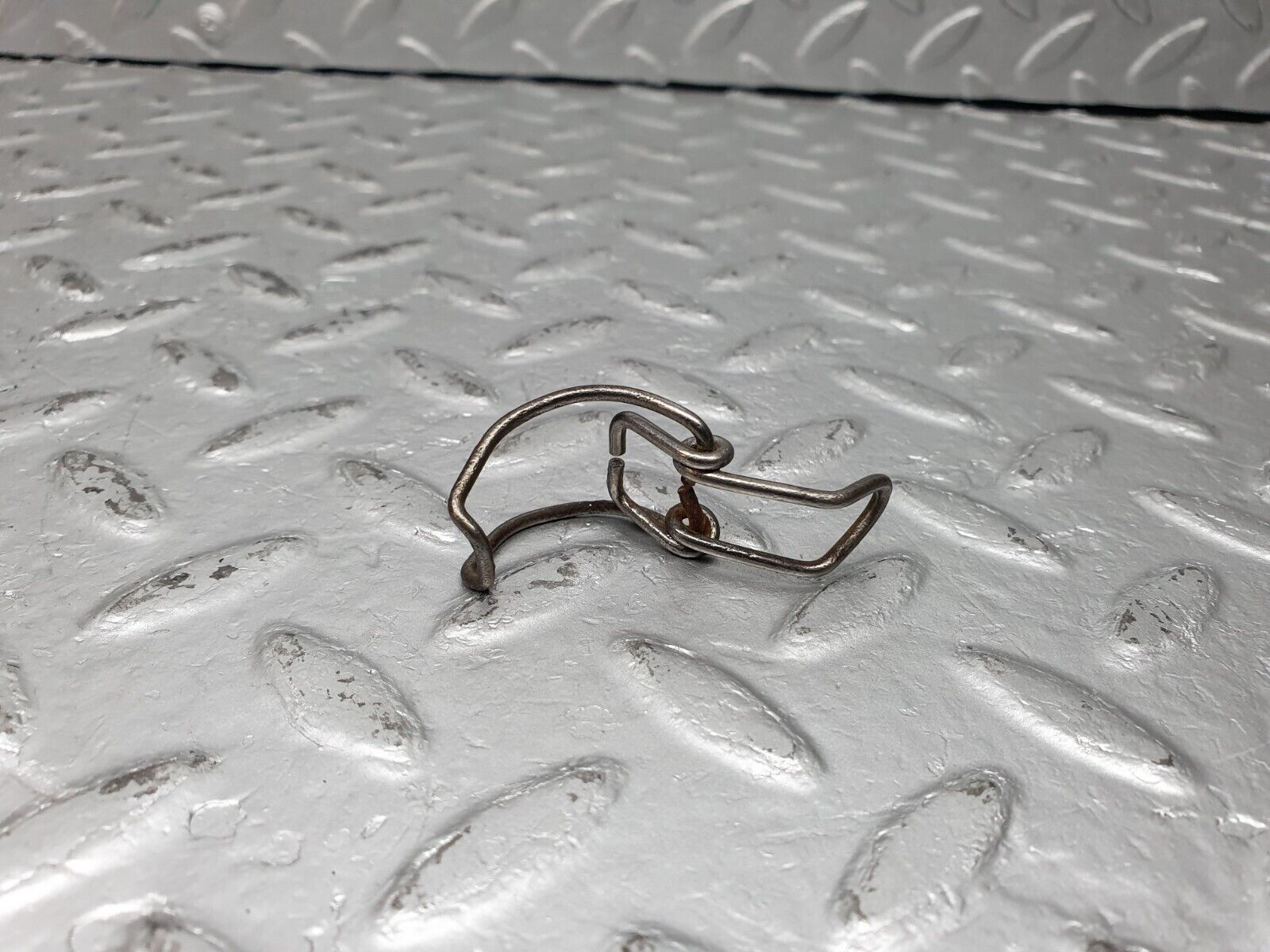 41196 Mercedes-Benz W126 300SE Air Filter Box Housing Clip Set 7x