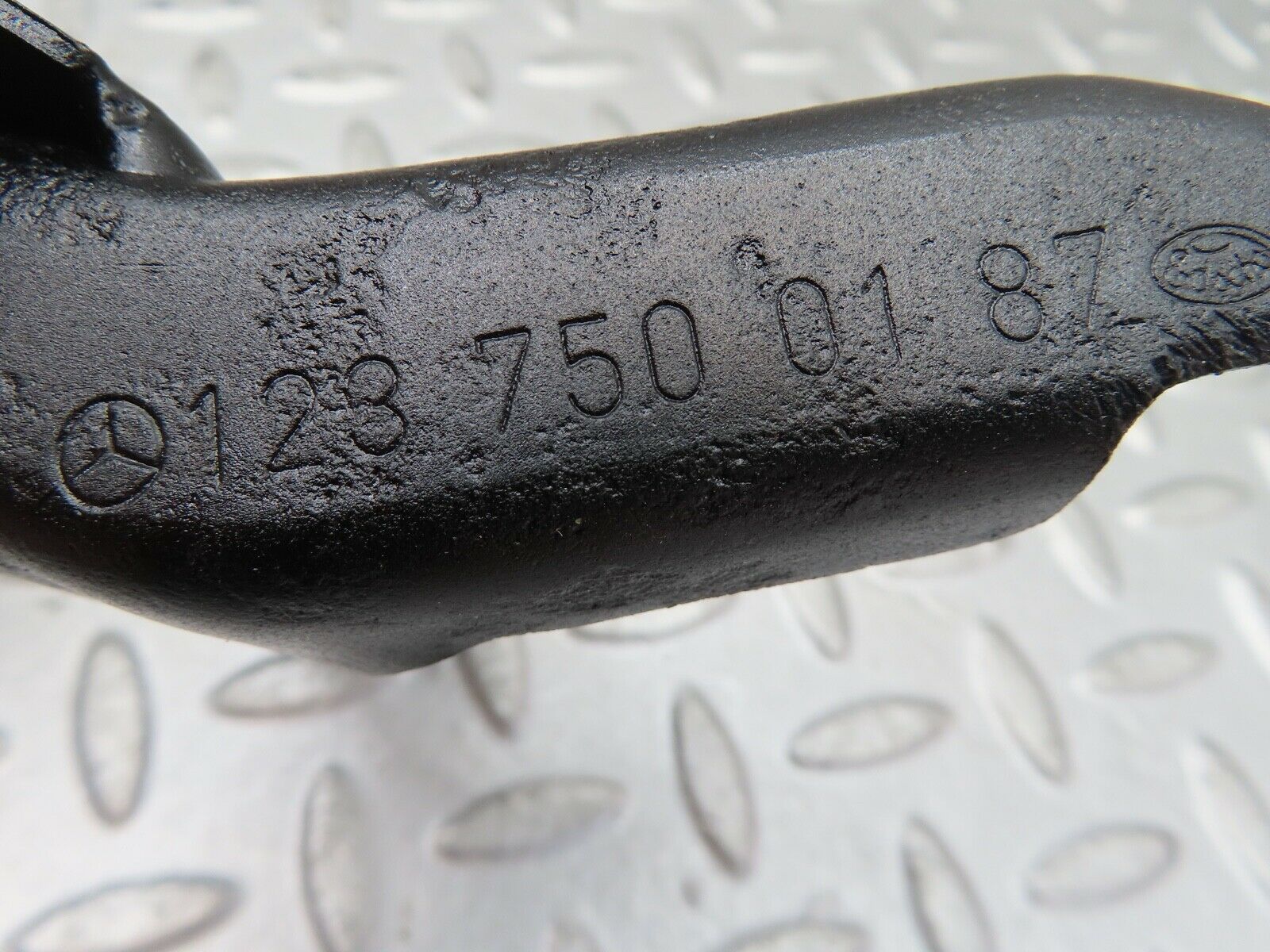 16922 Mercedes-Benz C123 280CE Coupe Trunk Lid Hinge Left Side 1237500187