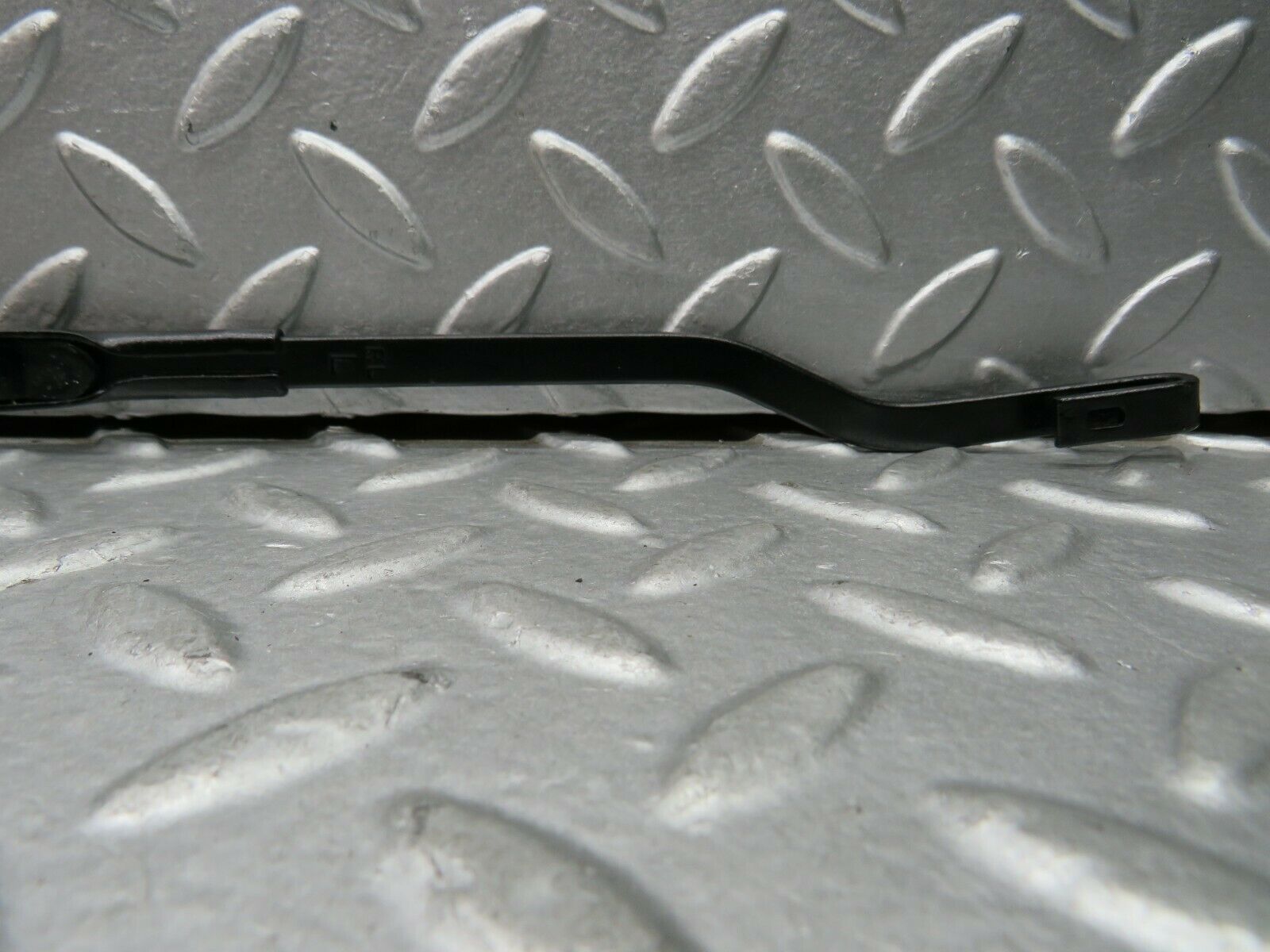 22124 Mercedes-Benz S123 280TE Wagon Left Side Wiper Arm Bosch 3399990553