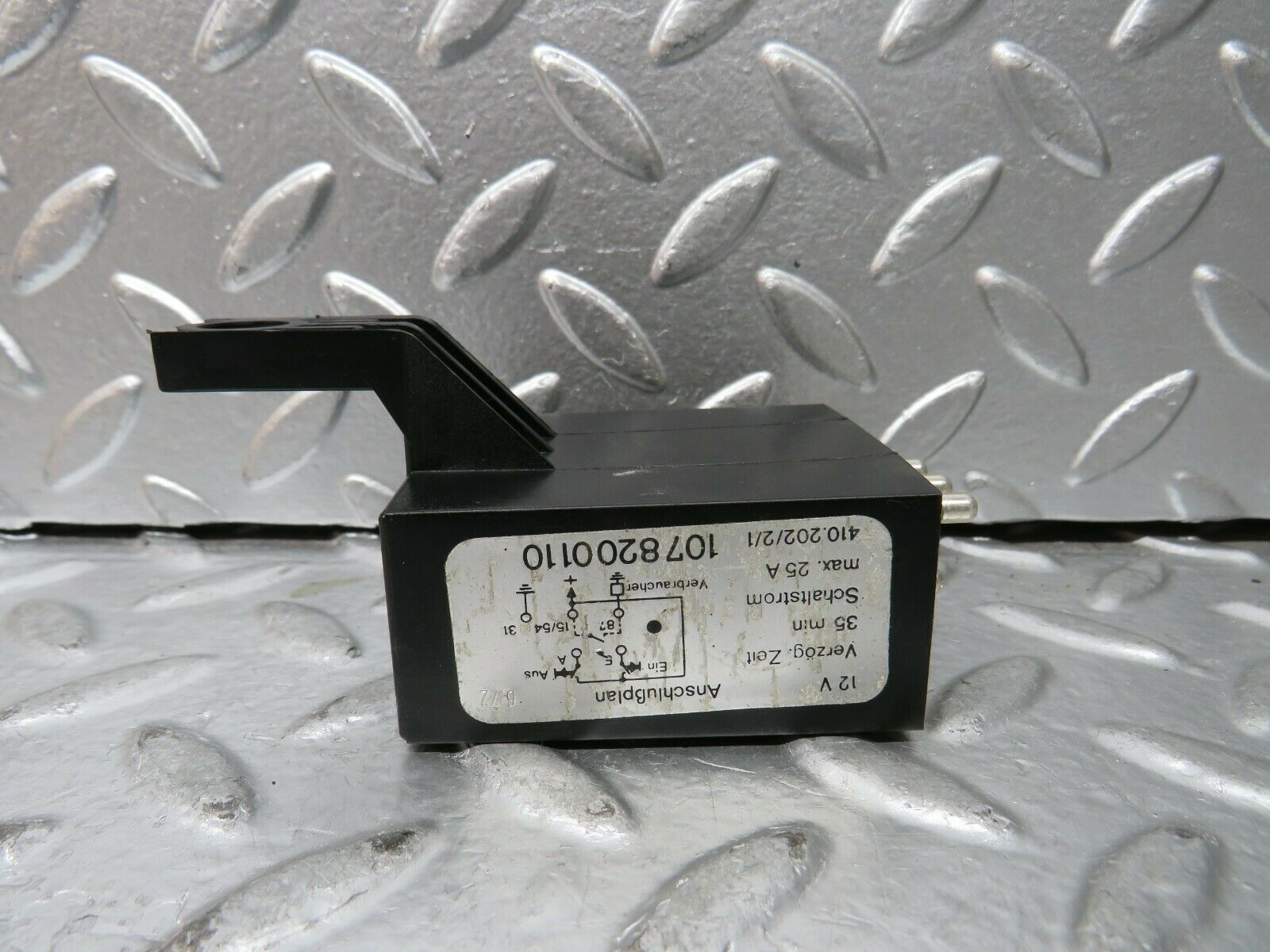 23542 Mercedes-Benz W114 280E Rear Heated Window Relay 1078200110