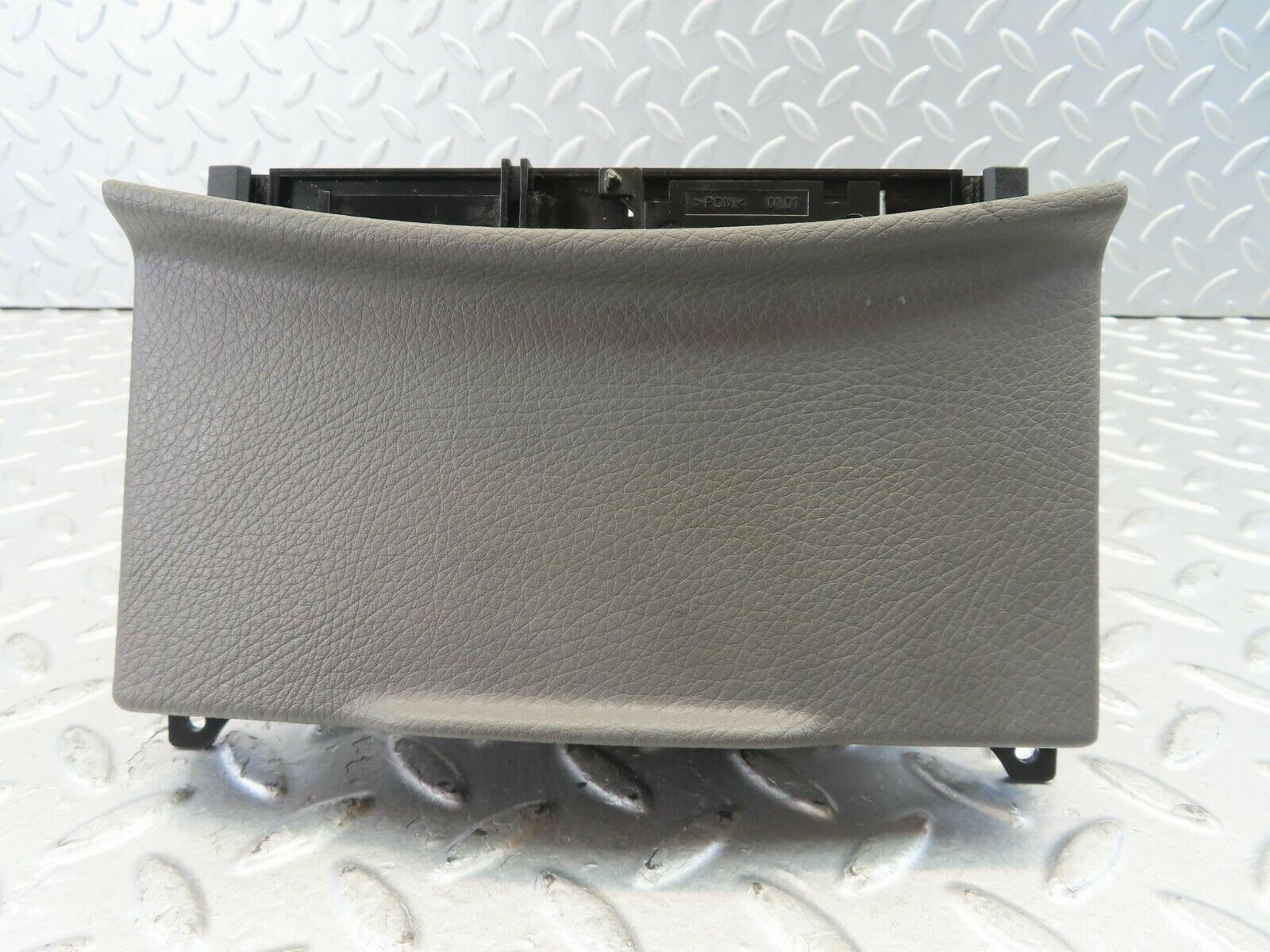 11130 Mercedes-Benz W221 S320 Ashtray 2216801652