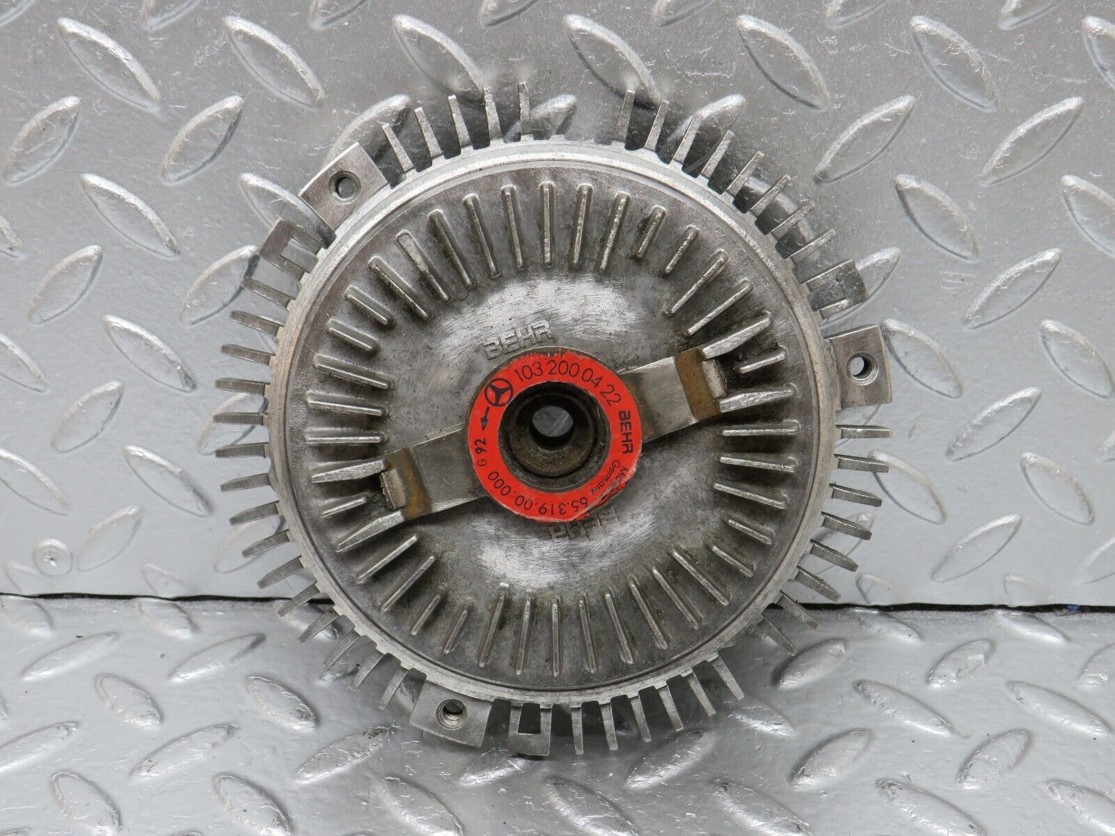 34101 Mercedes-Benz W124 260E Fan Clutch 1032000422