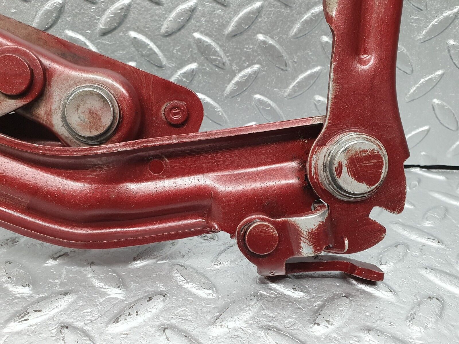 41006 Mercedes-Benz W126 300SE Bonnet Hinge Left Side