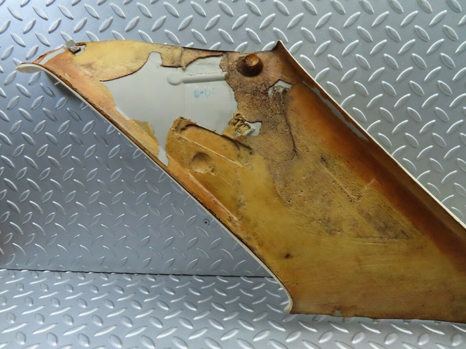 6893 Mercedes-Benz C107 350SLC Coupe C Pillar Cover Left Side