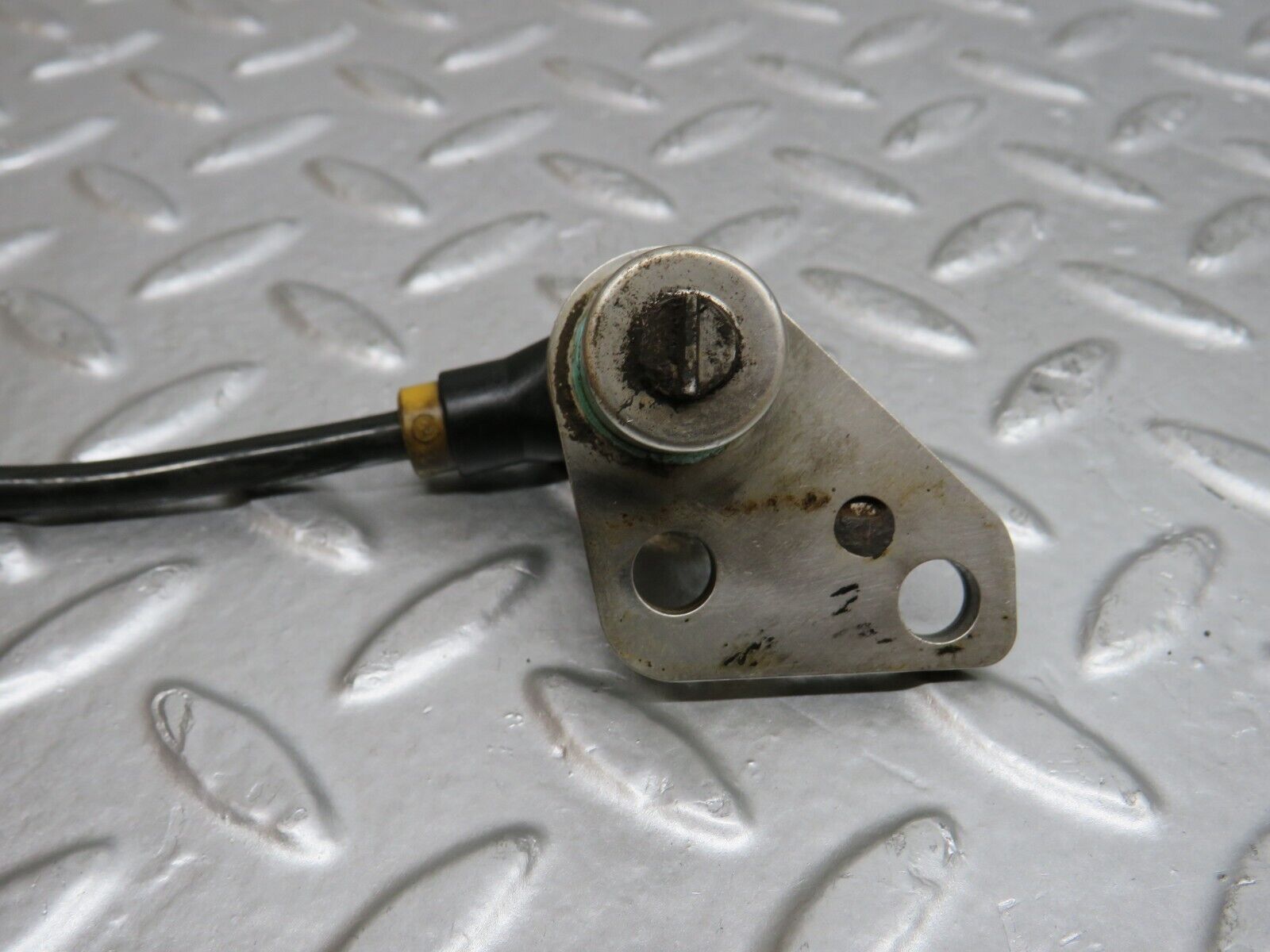 29591 Mercedes-Benz W124 230E ABS Sensor 0265001110