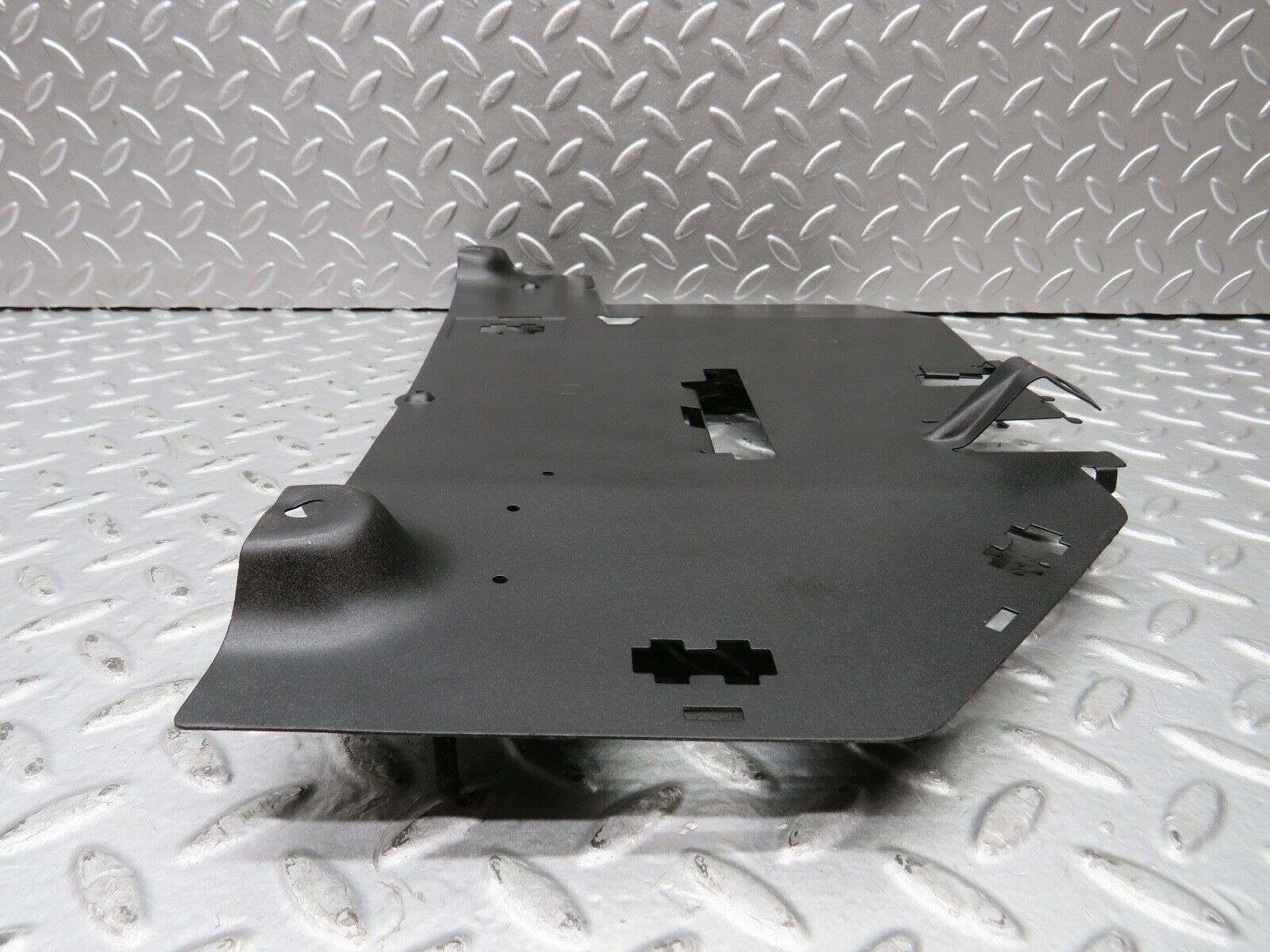 21785 Mercedes-Benz W126 300SE Left Footwell Relay Holder Bracket