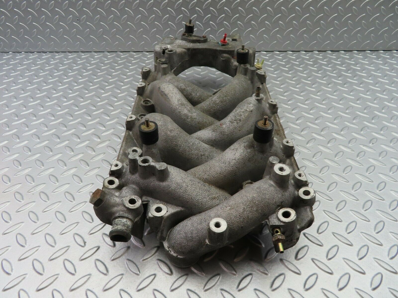 6417 Mercedes-Benz W126 380SE Intake Manifold 1161415701