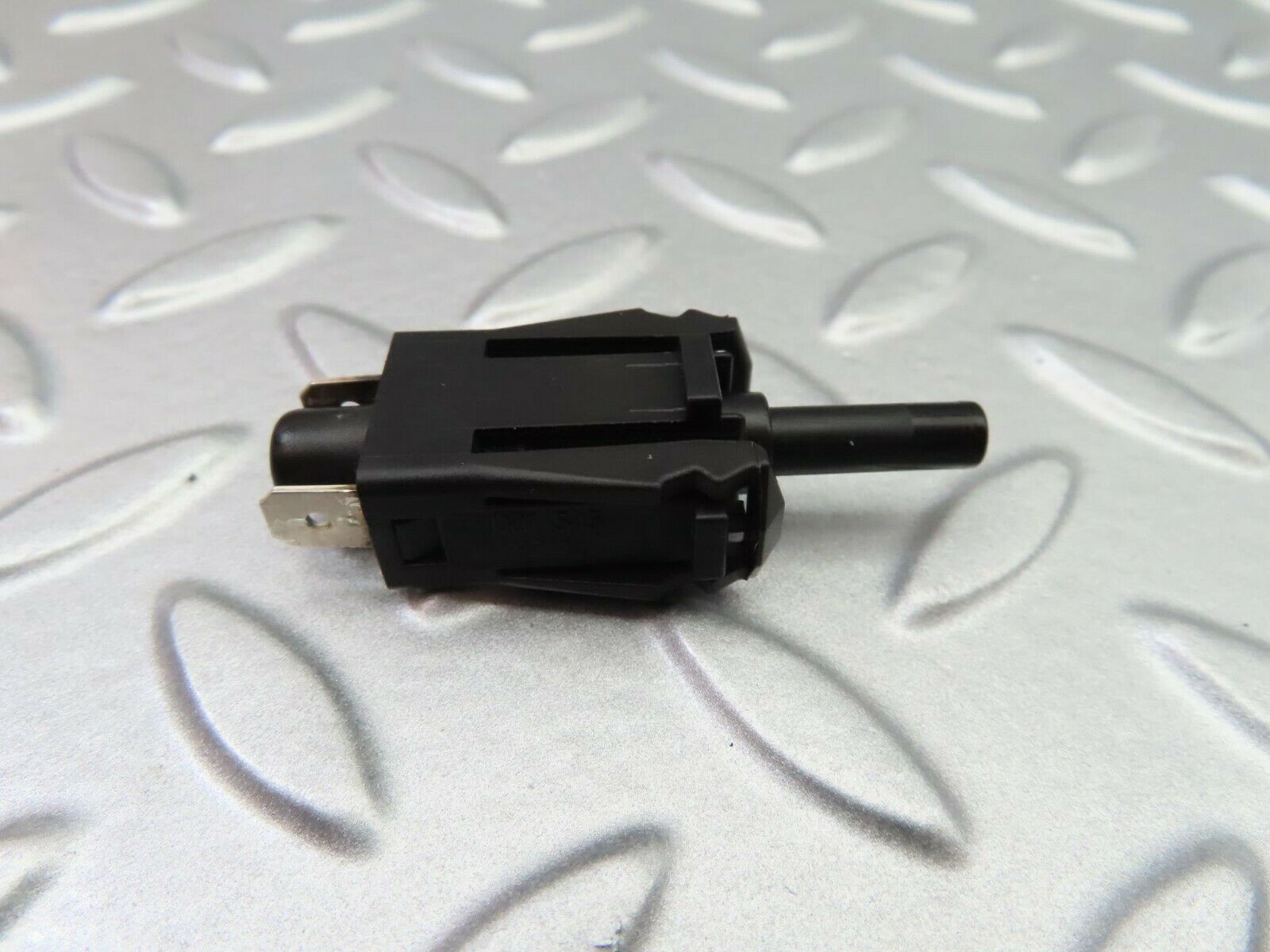 6509 Mercedes-Benz S124 E220 Wagon Door Contact Switch 0015458714