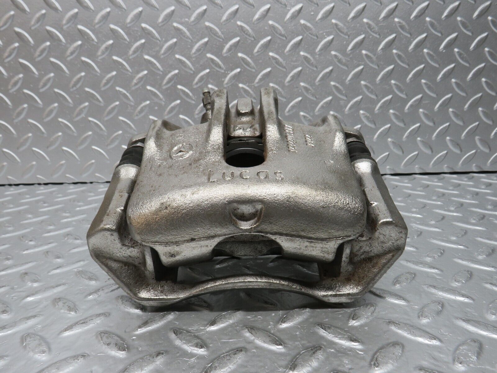 31507 Mercedes-Benz S124 220TE Wagon Front Left Brake Caliper Lucas 54