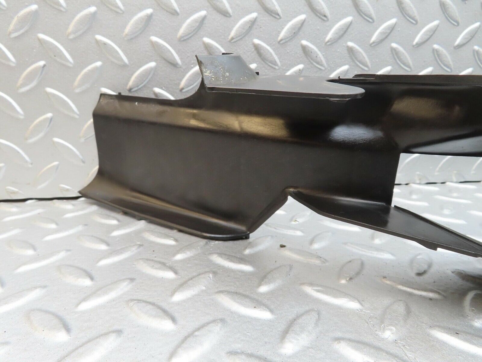 14874 Mercedes-Benz W140 S320 Engine Bay Cable Channel Right Side 1408200812