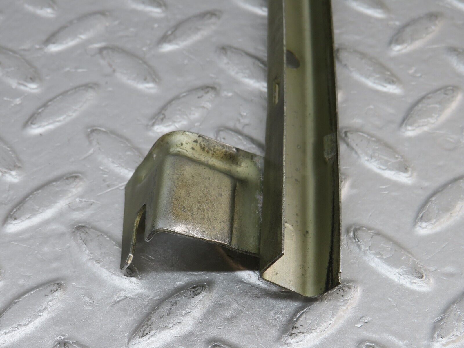 36012 Mercedes-Benz W126 420SE Rear Right Door Window Channel