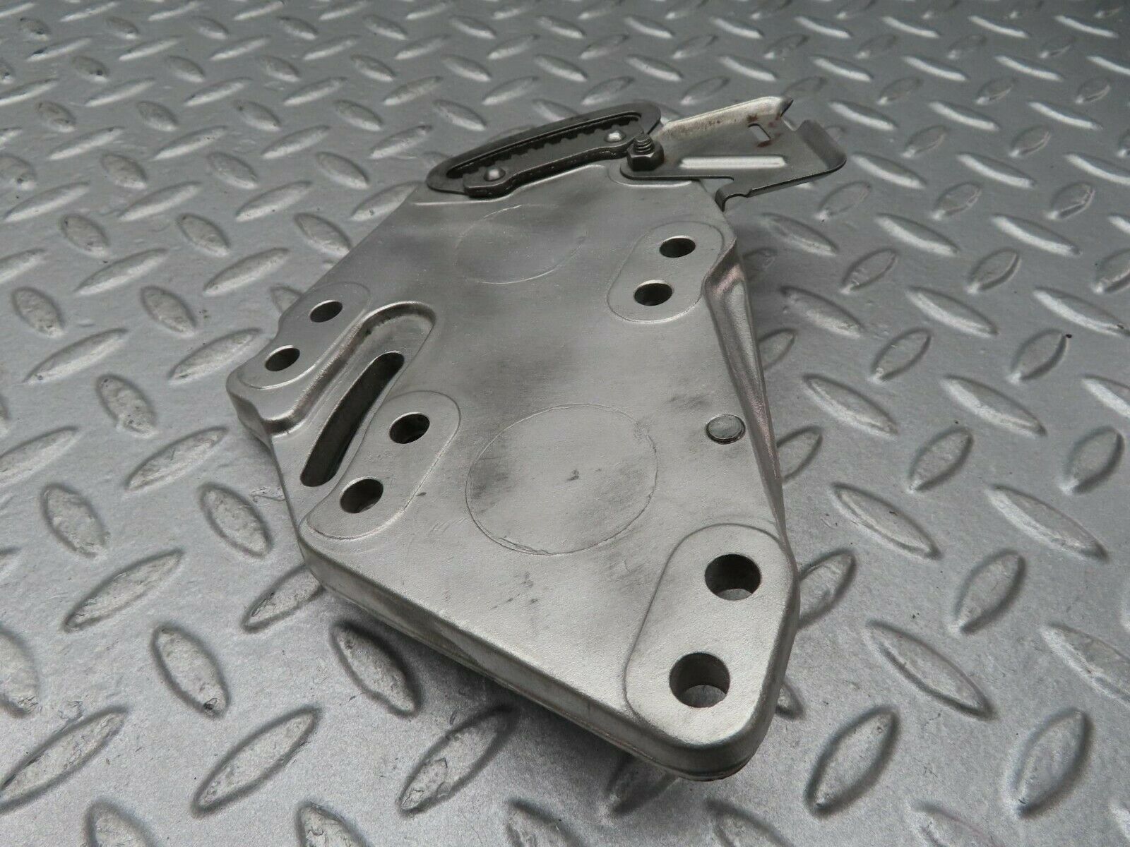 16659 Mercedes-Benz C107 380SLC Power Steering Pump Bracket 1174661141