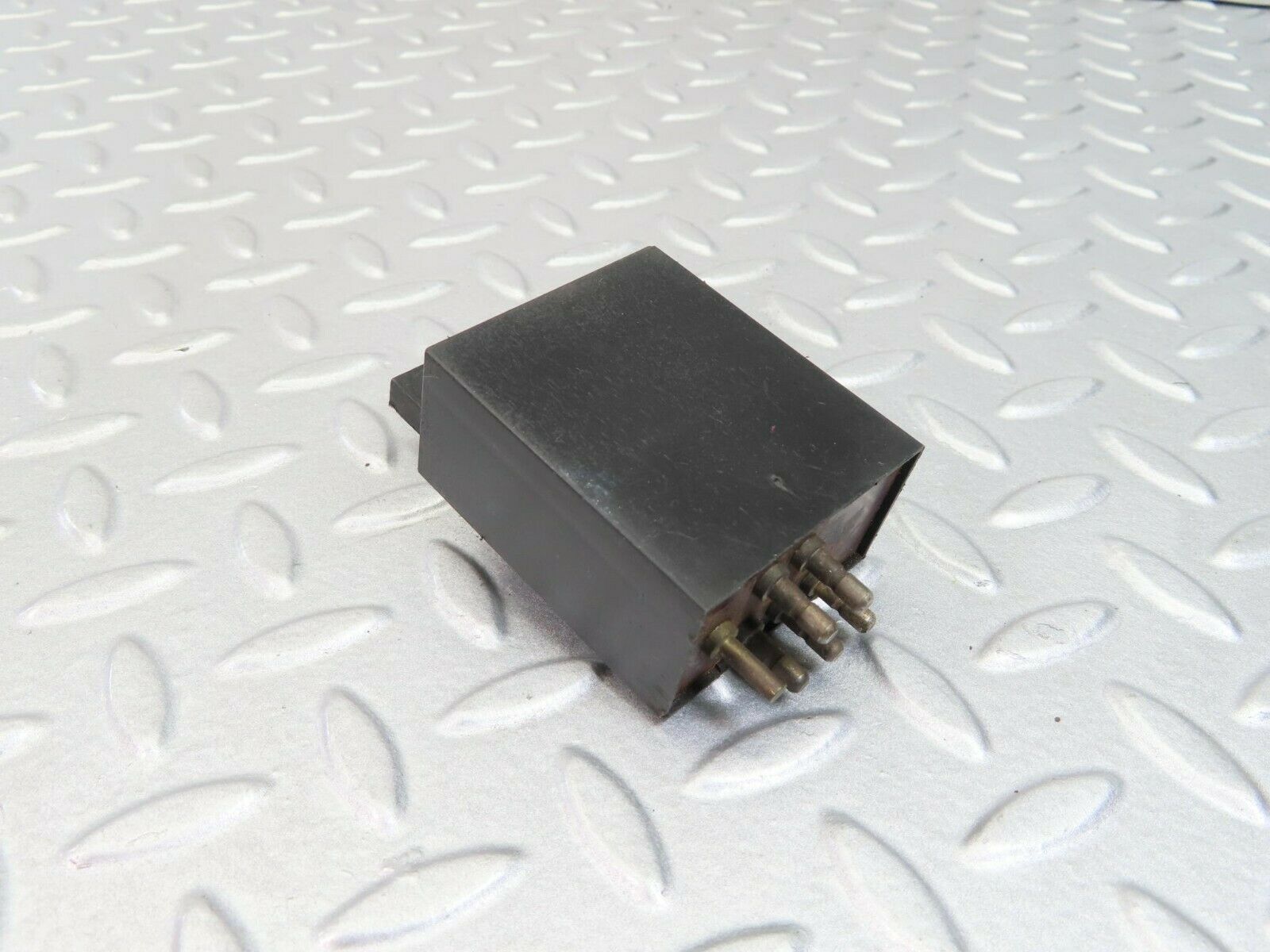 8207 Mercedes-Benz C107 Heated Window Relay 1078200110