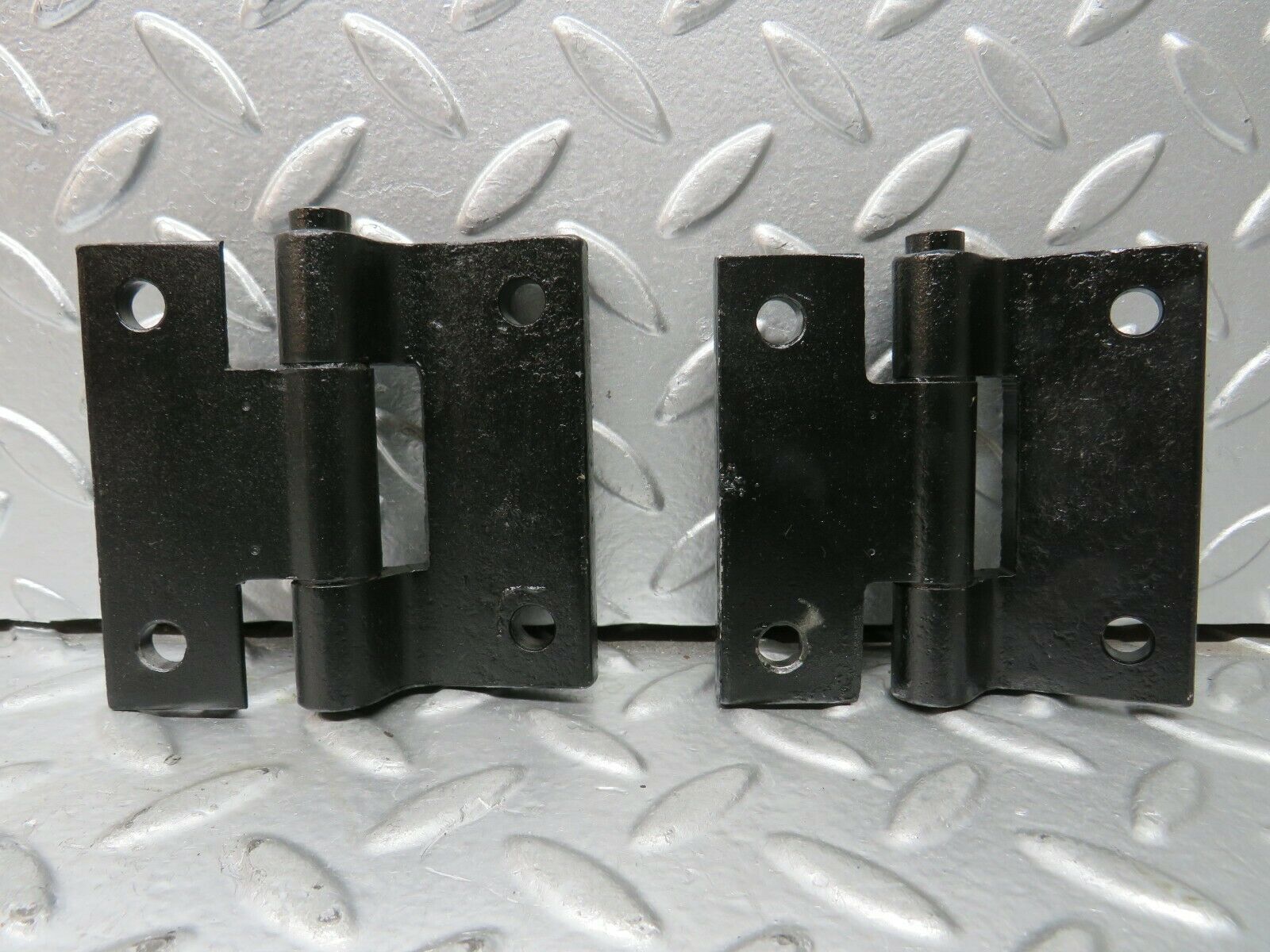 23692 Mercedes-Benz W114 280E Right Door Hinges Pair