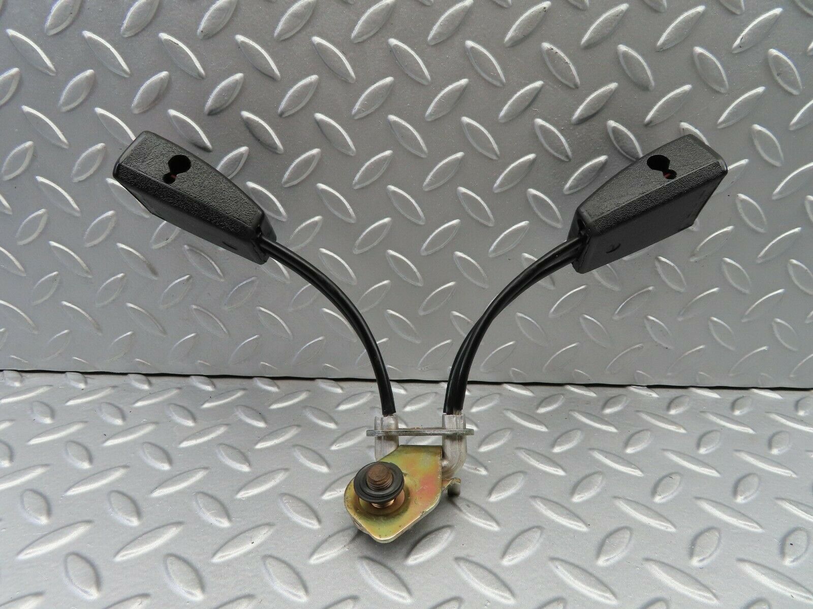 6564 Mercedes-Benz S124 E220 Wagon Rear Seat Belt Buckle 1248602796