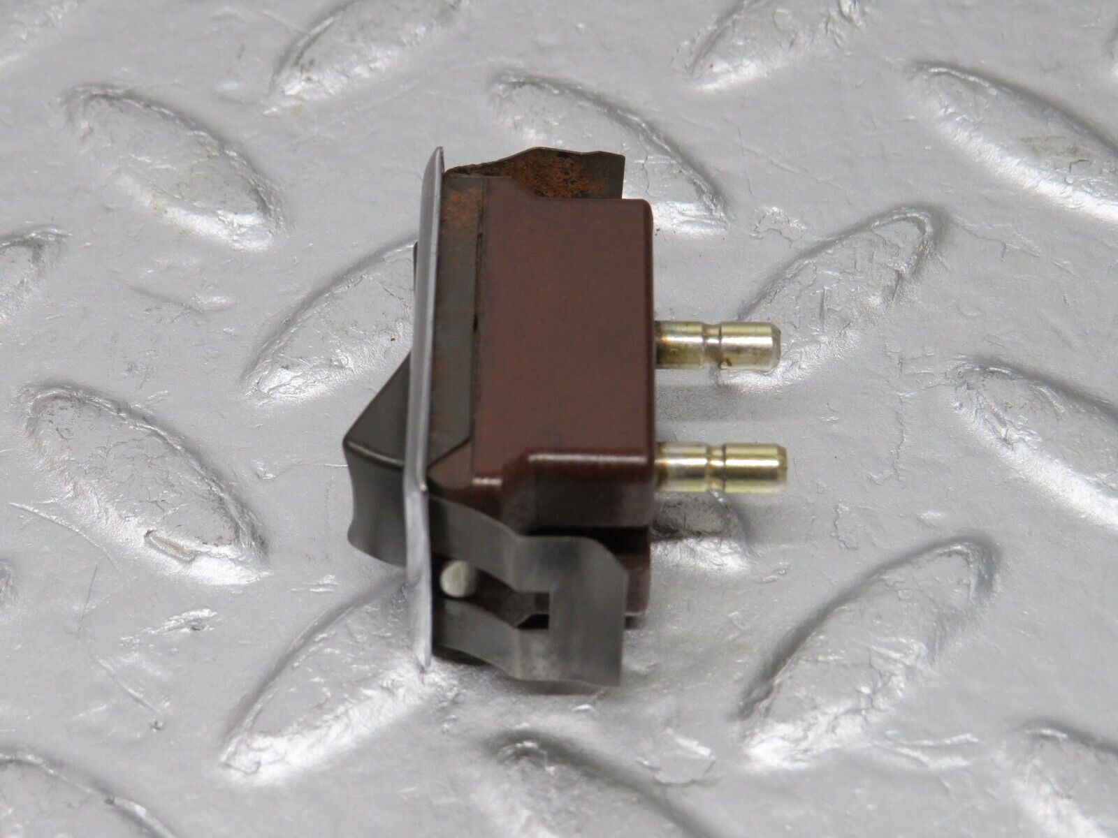 37526 Mercedes-Benz W109 300SEL Interior Light Switch 15013900