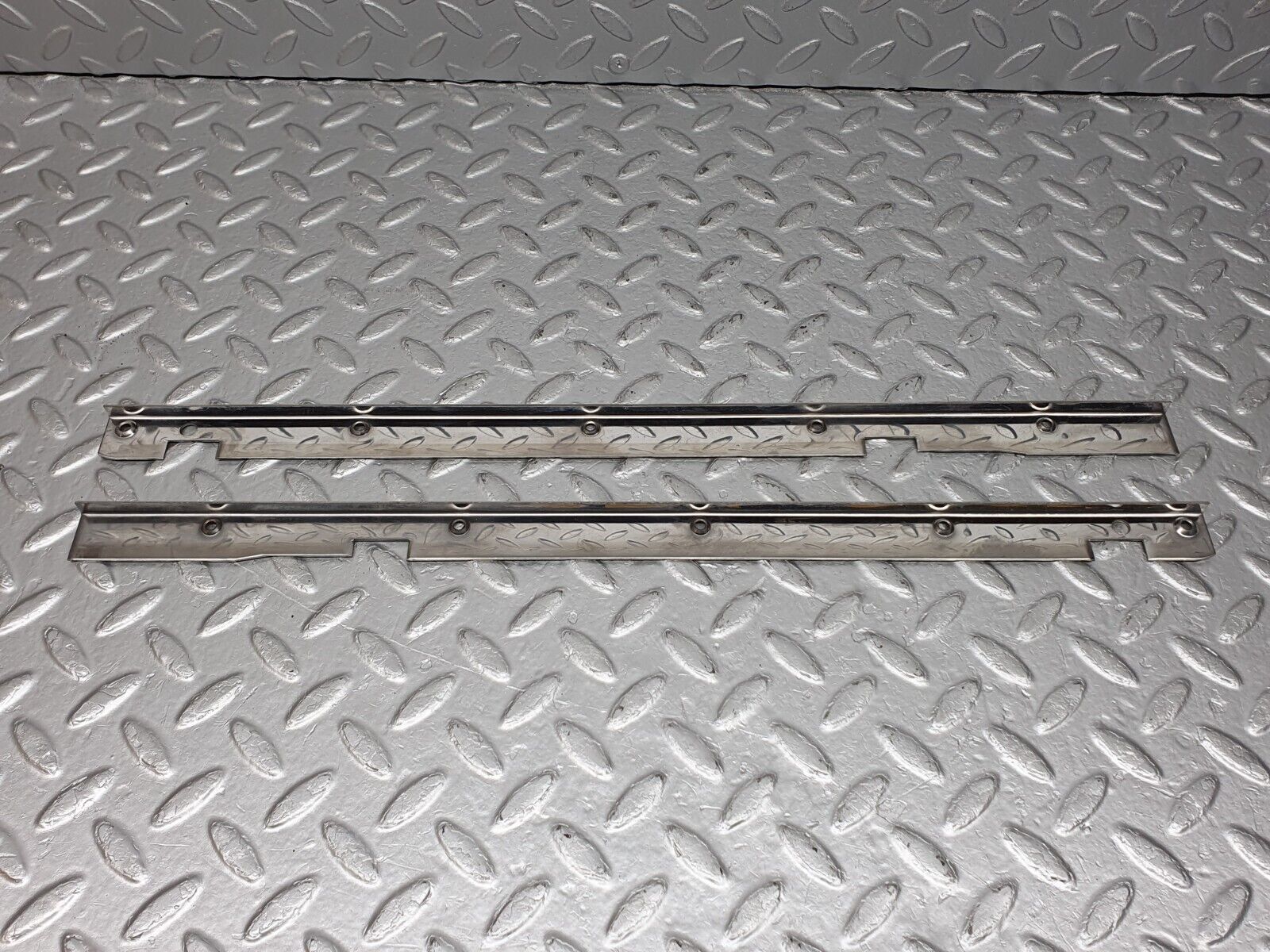 41058 Mercedes-Benz W126 300SE Sunroof Chrome Trim Set