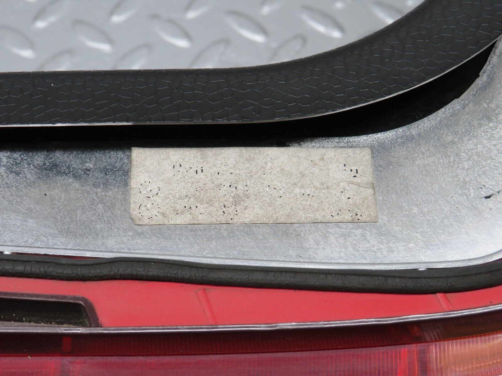 39348 Mercedes-Benz R129 320SL Coupe Tail Light Right Side