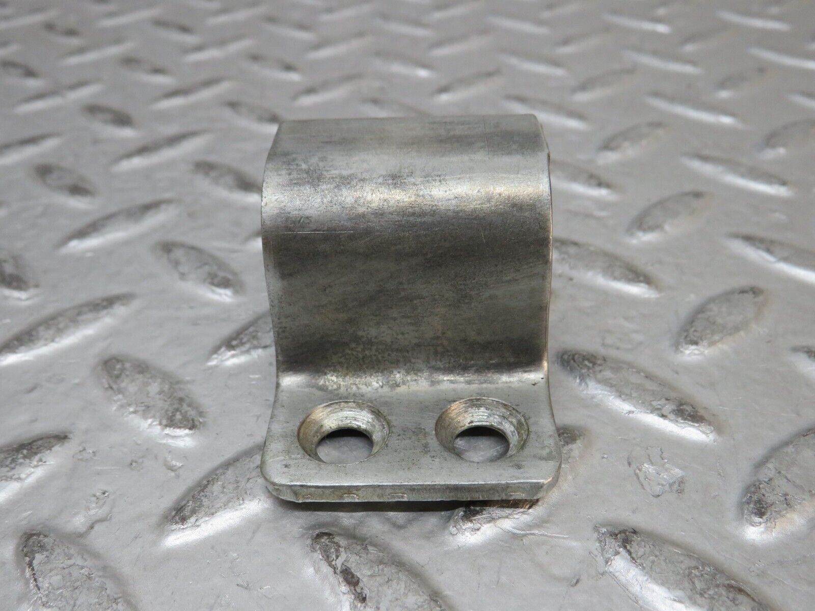 28814 Mercedes-Benz W123 230E Door Lock Latch Right Side