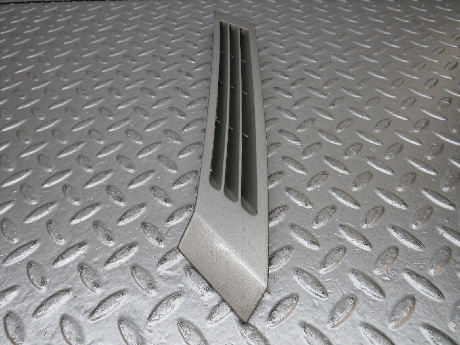 31724 Mercedes-Benz W201 190LE 1.8L C Pillar Exterior Cover Right Side 2016980289