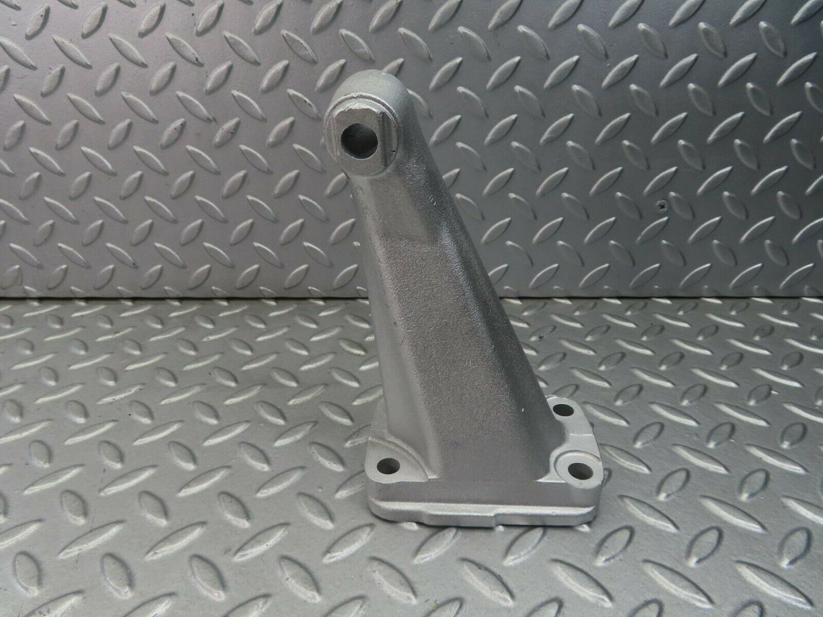 8327 Mercedes-Benz W114 Engine Mount Bracket Right Side 1802233904