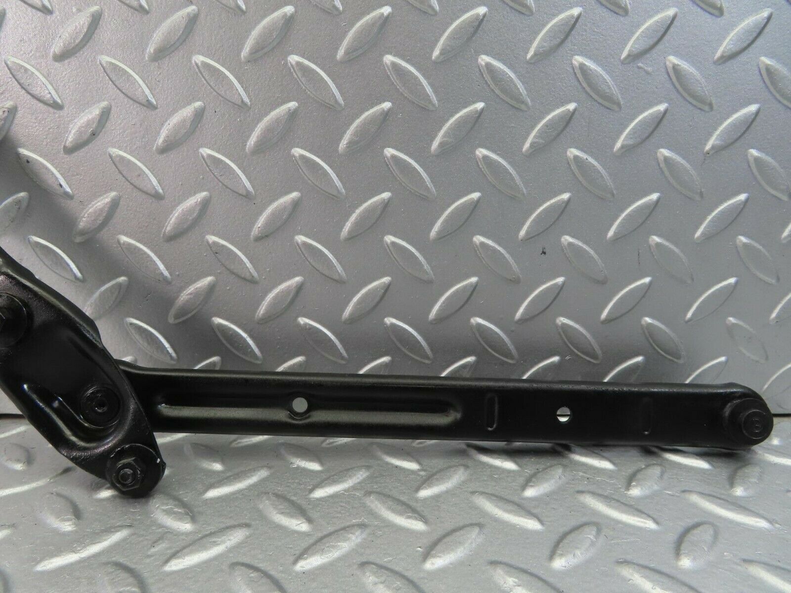 10588 Mercedes-Benz W201 190E Bonnet Hinge Right