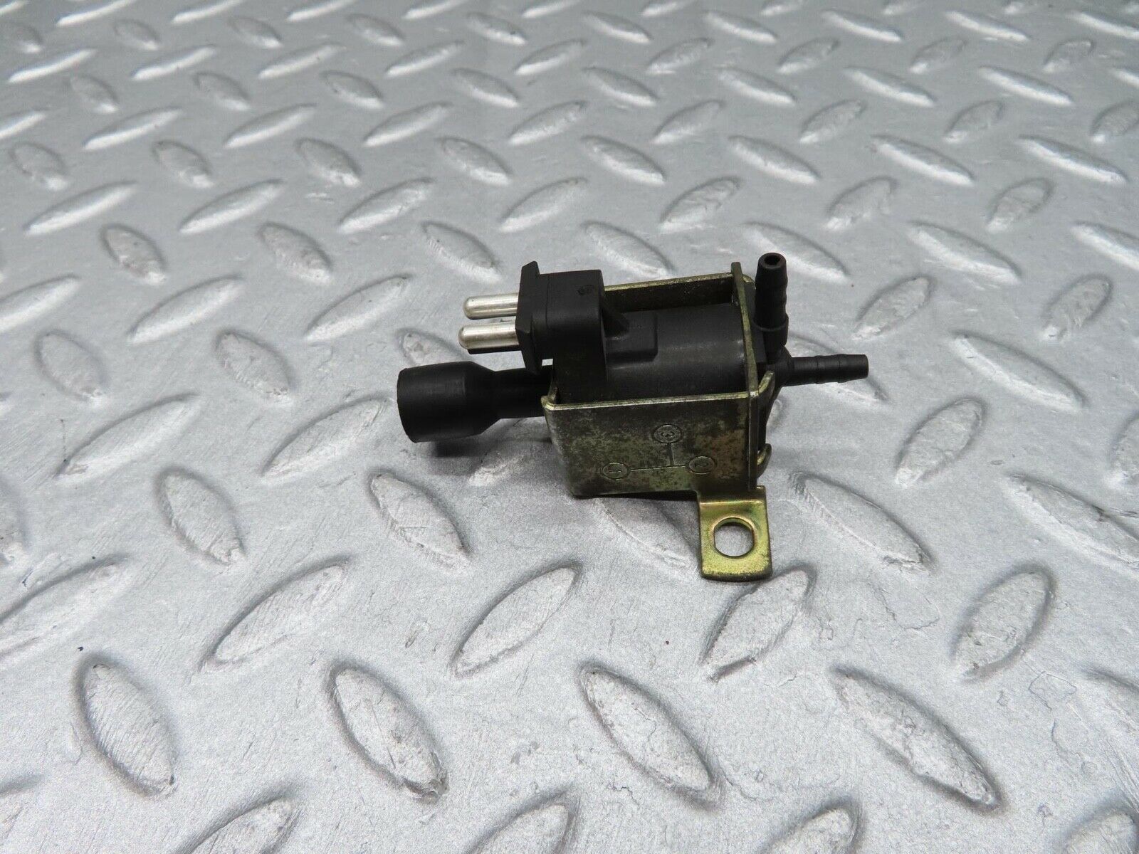 11997 Mercedes-Benz R129 300SL Coupe Vacuum Control Valve Pierburg 0015407097