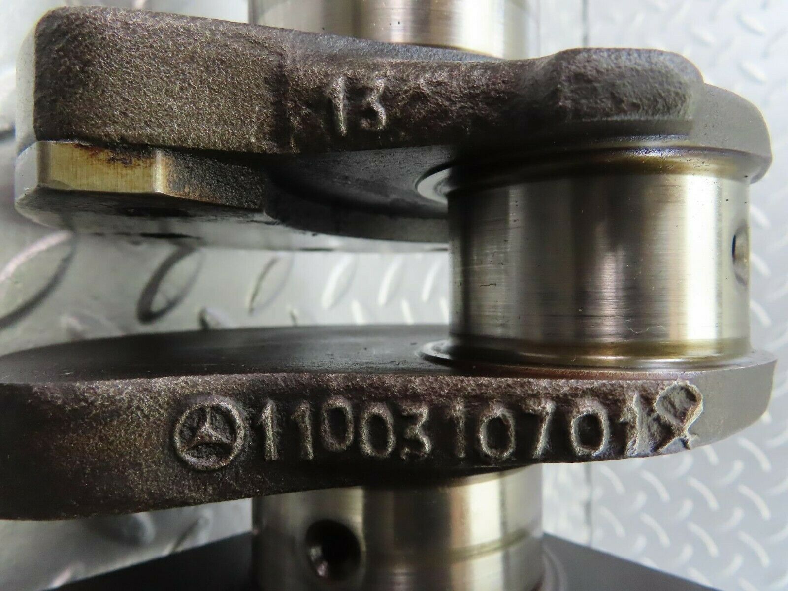 9879 Mercedes-Benz C123 280CE Coupe Crankshaft 1100310701