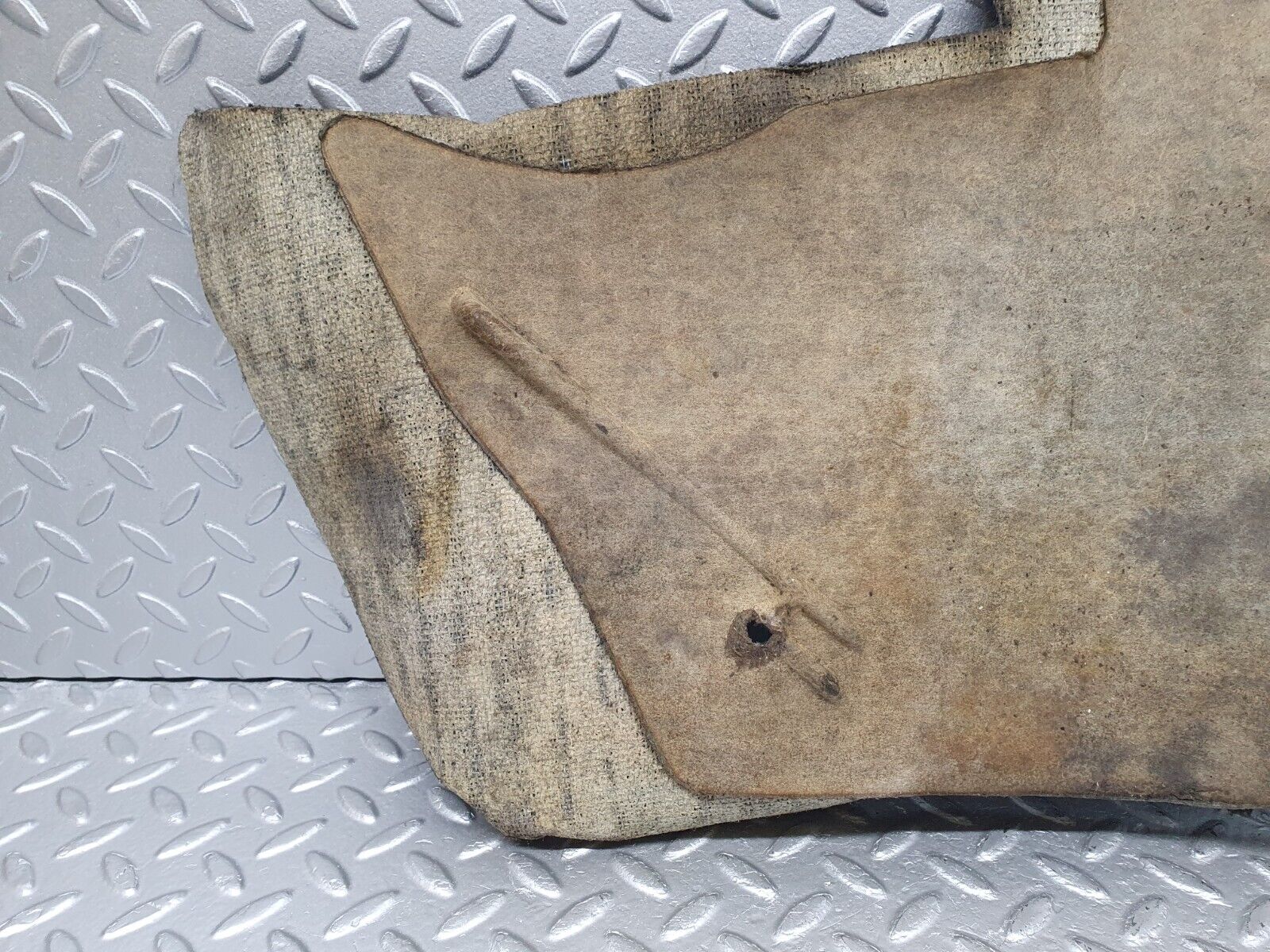 40720 Mercedes-Benz W123 300D Centre Console Carpet Right Side Black