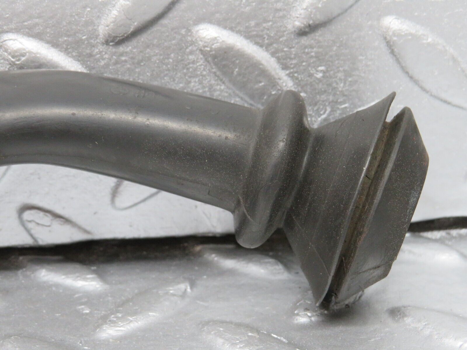 40331 Mercedes-Benz W110 230 Right Rubber Grommet Headlamp Cable 1105460085