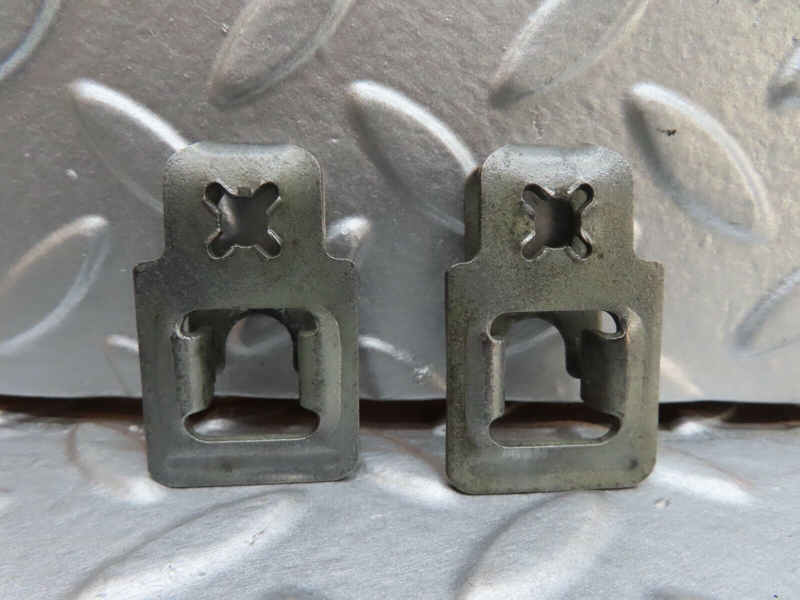 17506 Mercedes-Benz R129 300SL Coupe Fuel Injector Bracket Holder