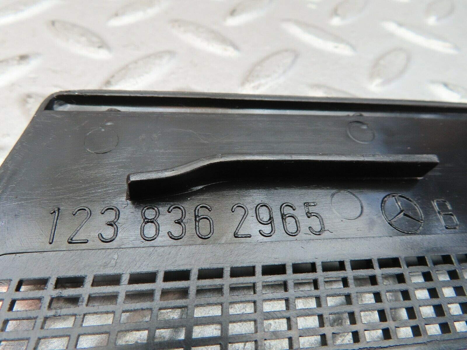 9578 Mercedes-Benz C123 280CE Coupe Air Intake Grill Left Side 1238362965