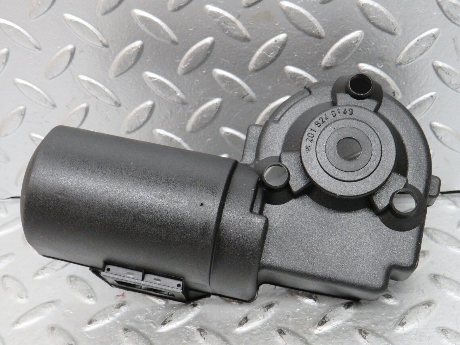 27665 Mercedes-Benz S124 300TE Wagon Wiper Motor Cover 1390591046