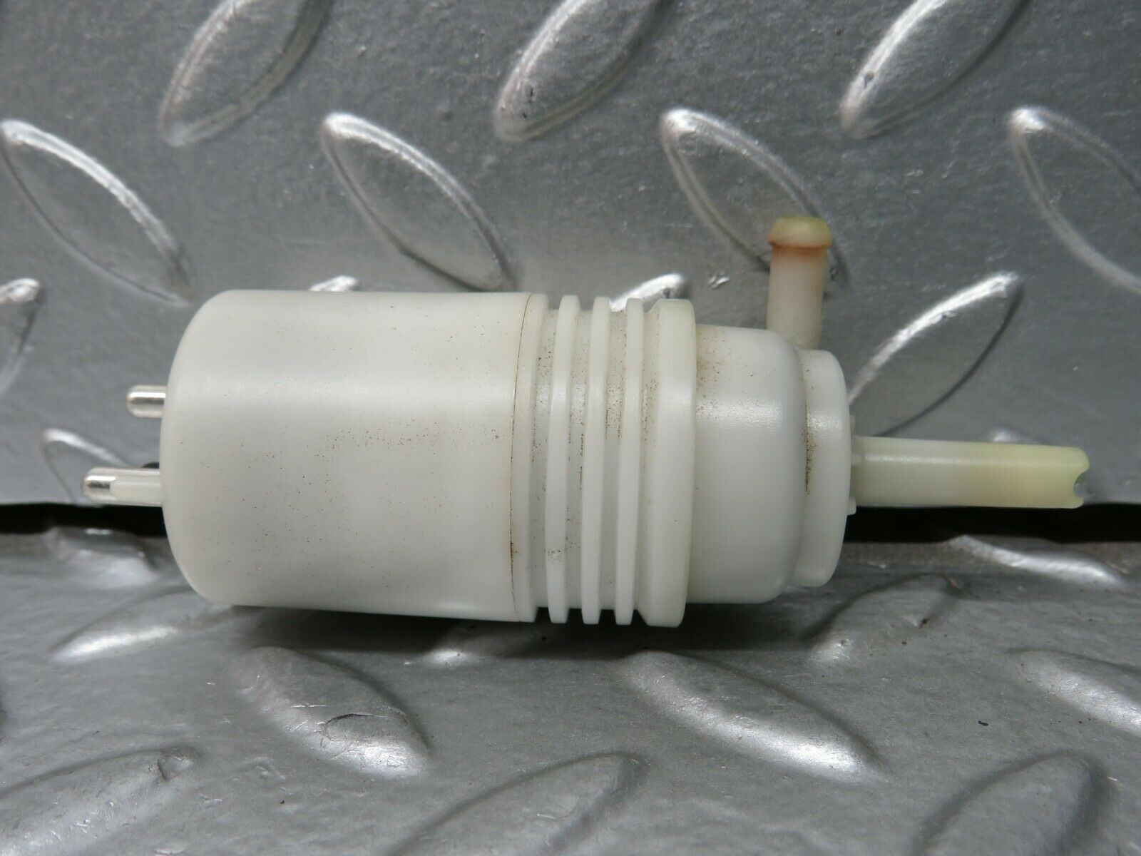 24302 Mercedes-Benz S124 220TE Wagon Windscreen Washer Pump Hella 1240690421