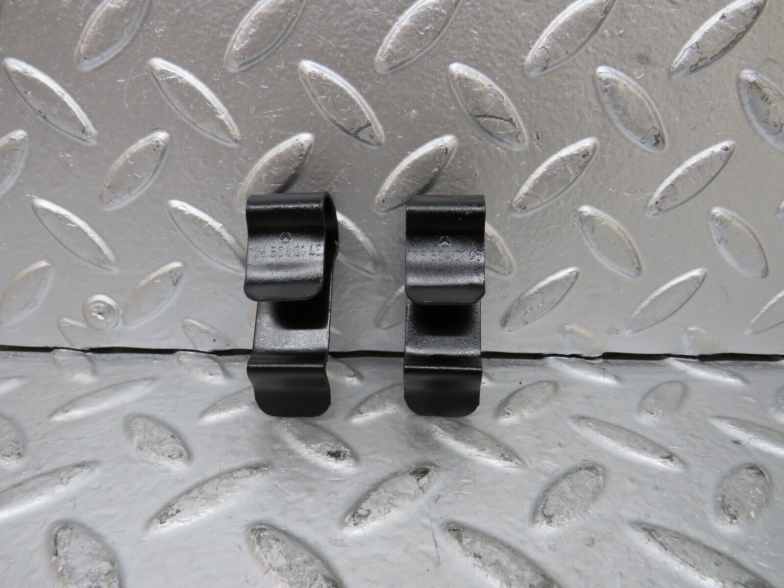 27462 Mercedes-Benz W123 280E Radiator Fan Shroud Cover Holder Set 1265040146