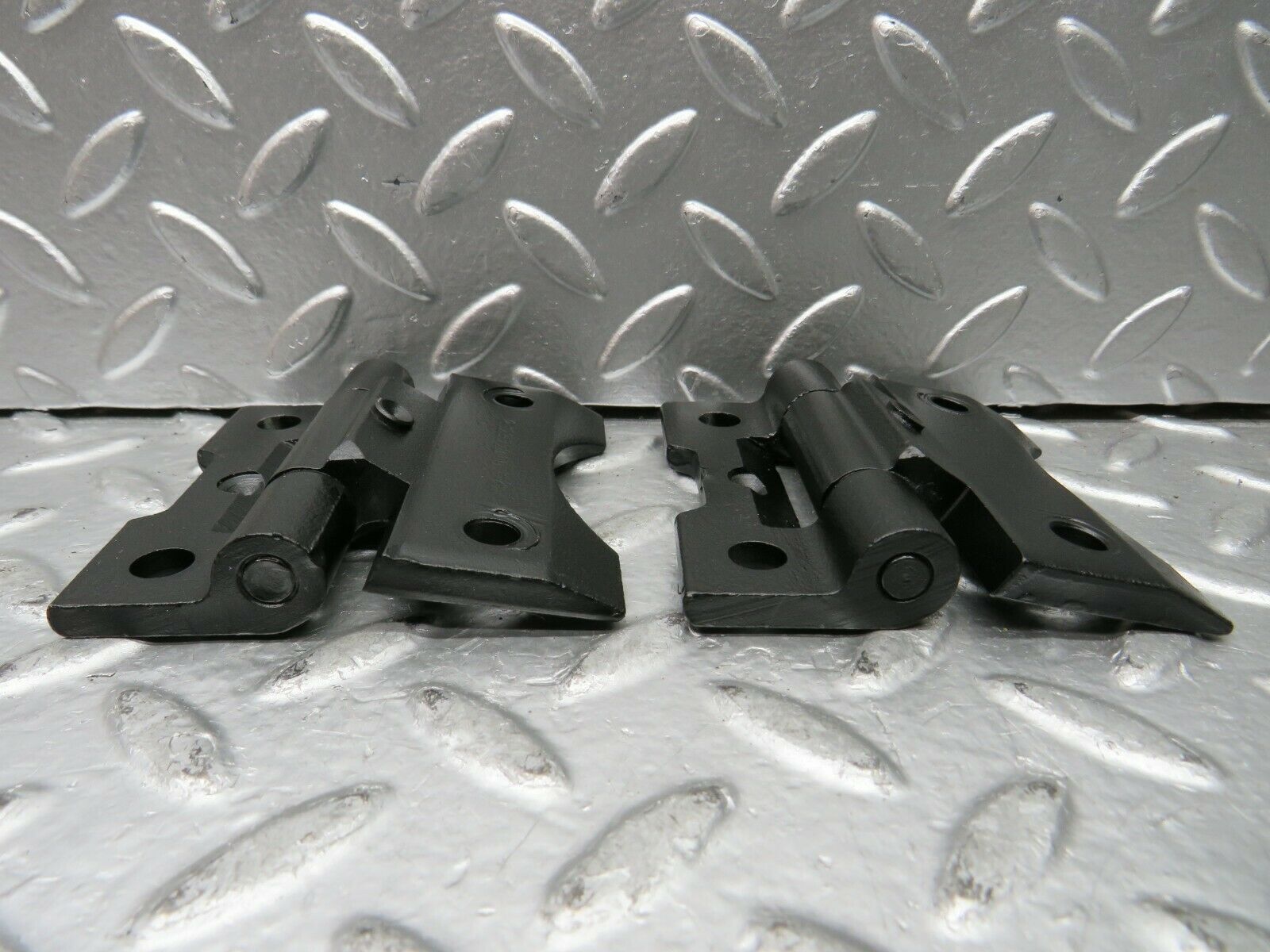 23120 Mercedes-Benz C123 230CE Coupe Door Hinges Pair 1237200037